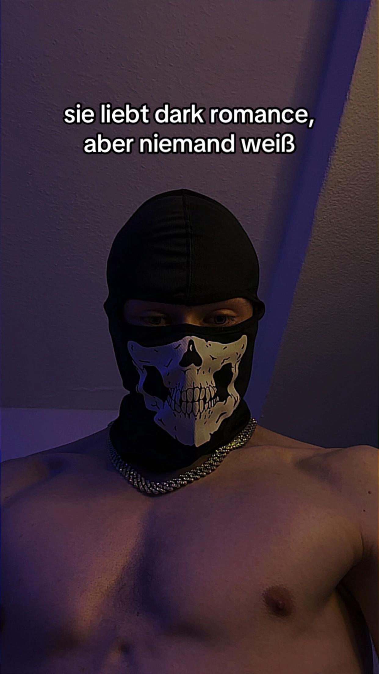@maskromance