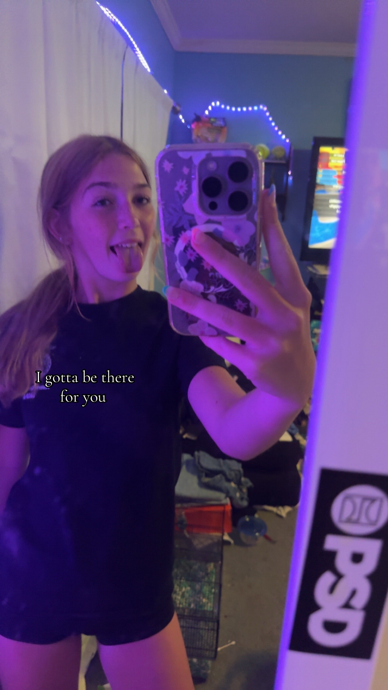 @??