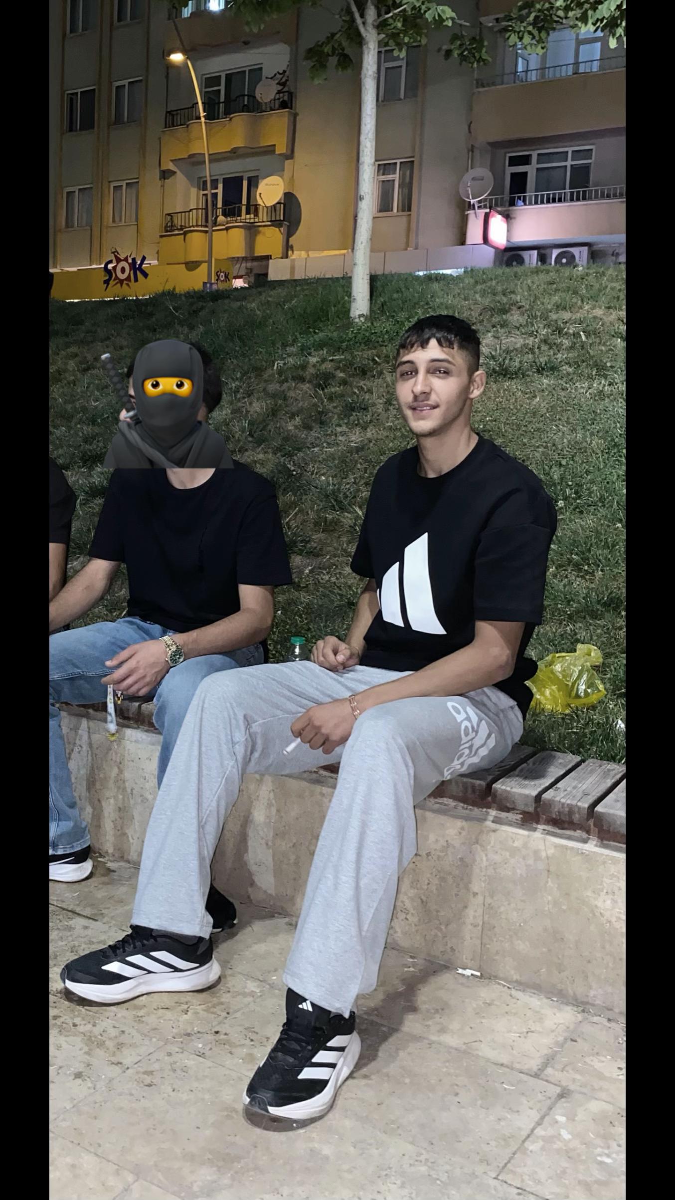 @𝒜𝓁𝓅ℯ𝓇ℯ𝓃 ℬ𝒶𝓎𝓇𝒶𝓂ℴℊ𝓁𝓊