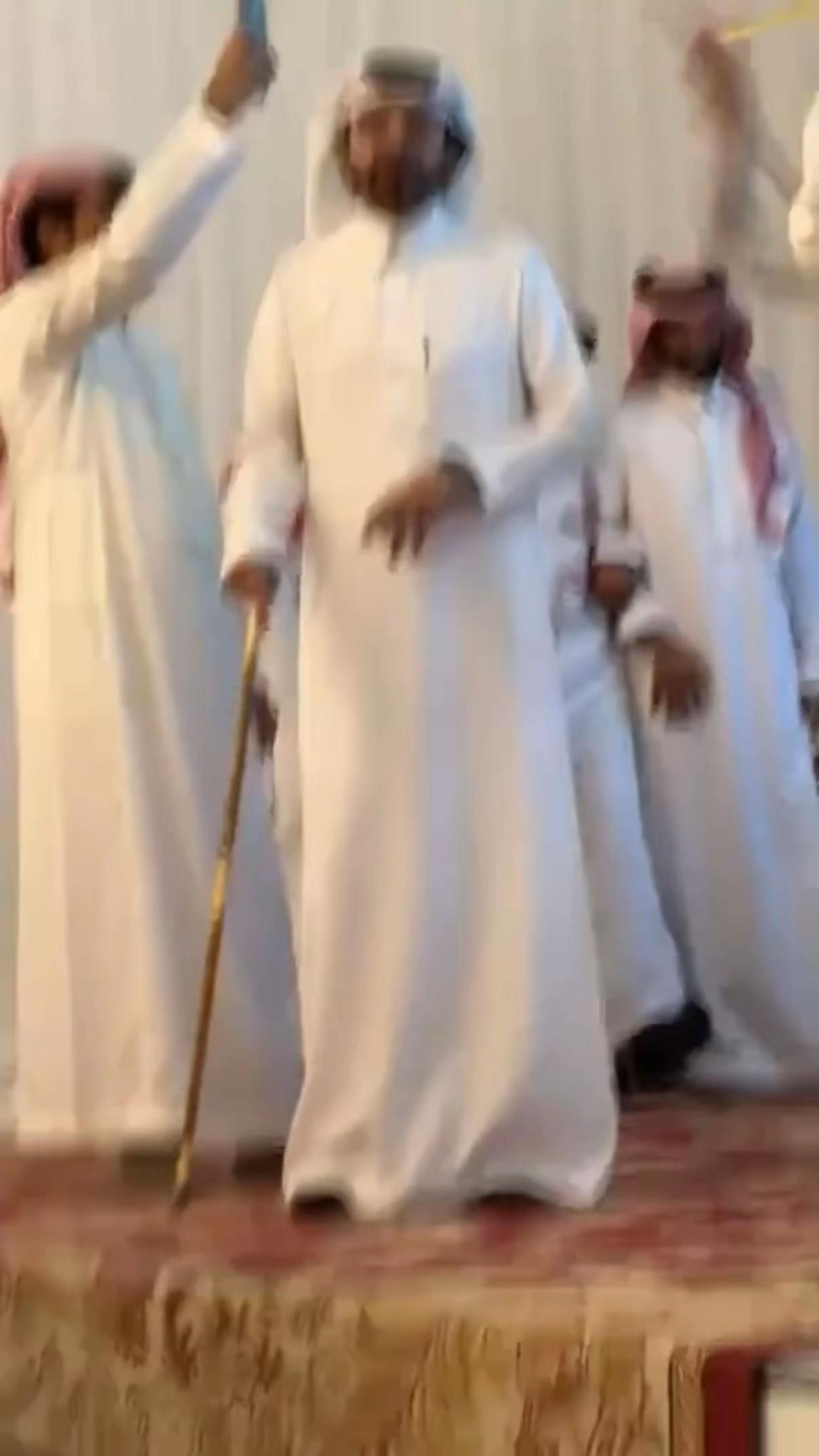 @ضـي .
