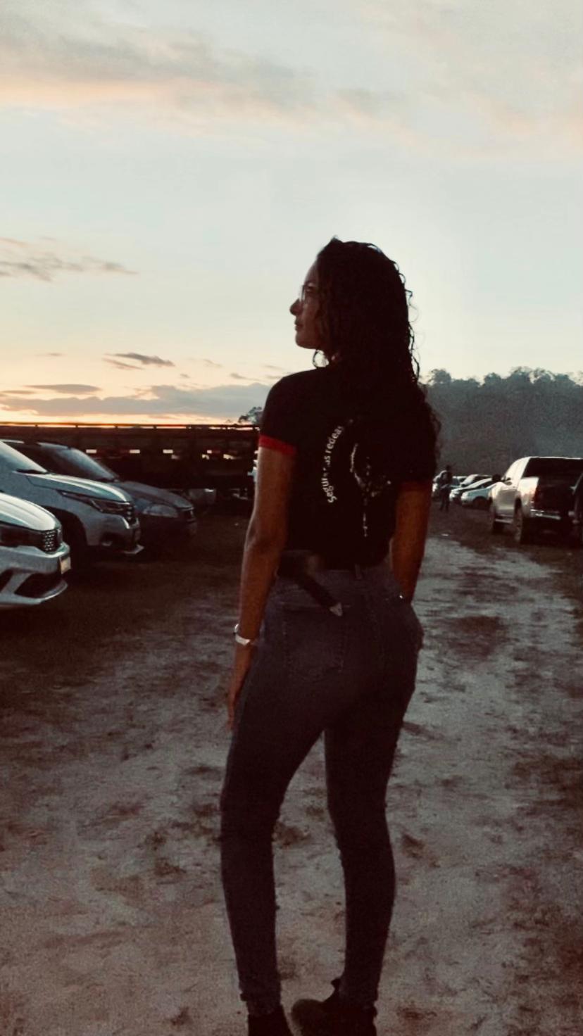 @karina_castro_
