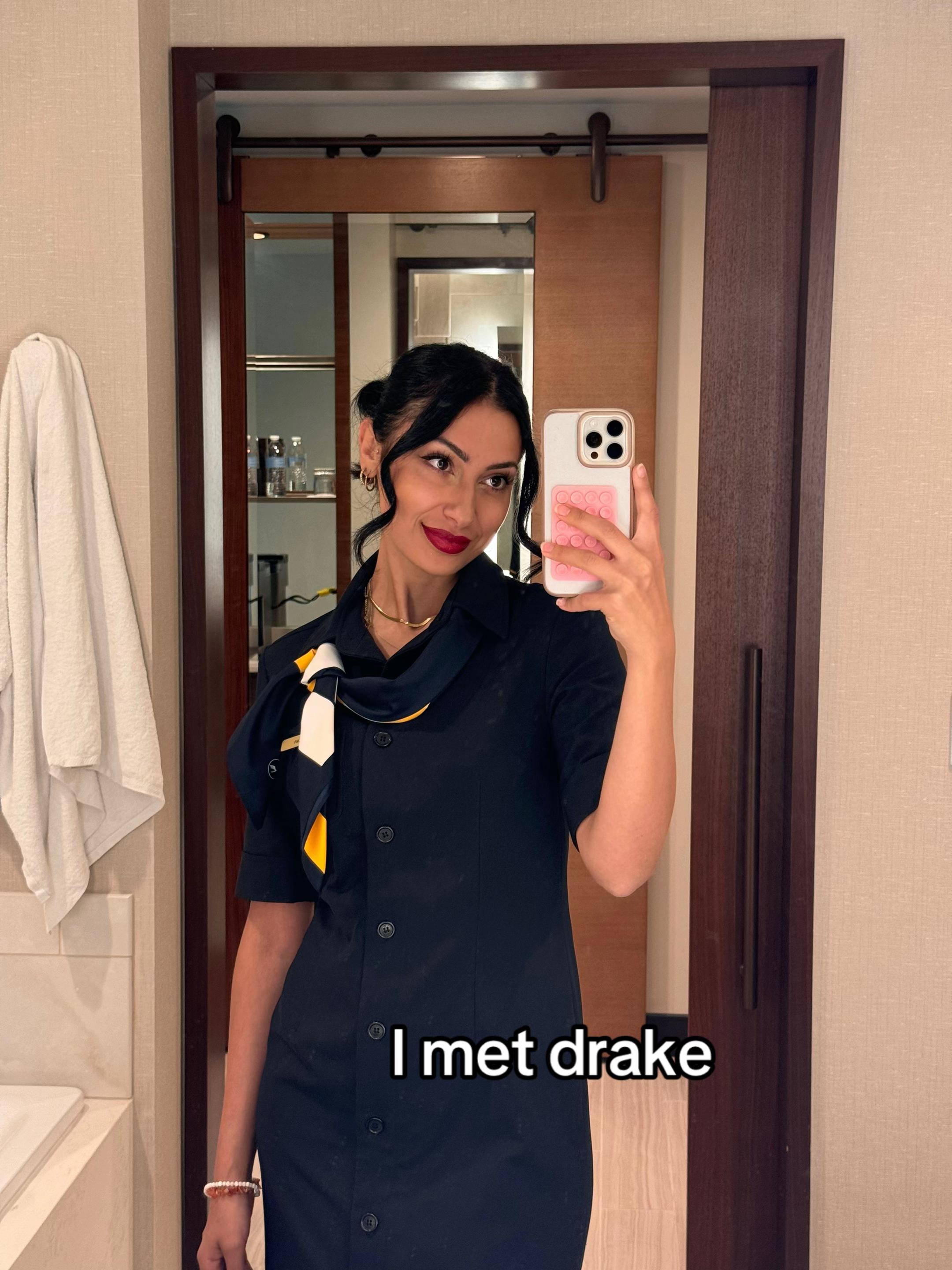 @Aylin🤍 Flight Attendant