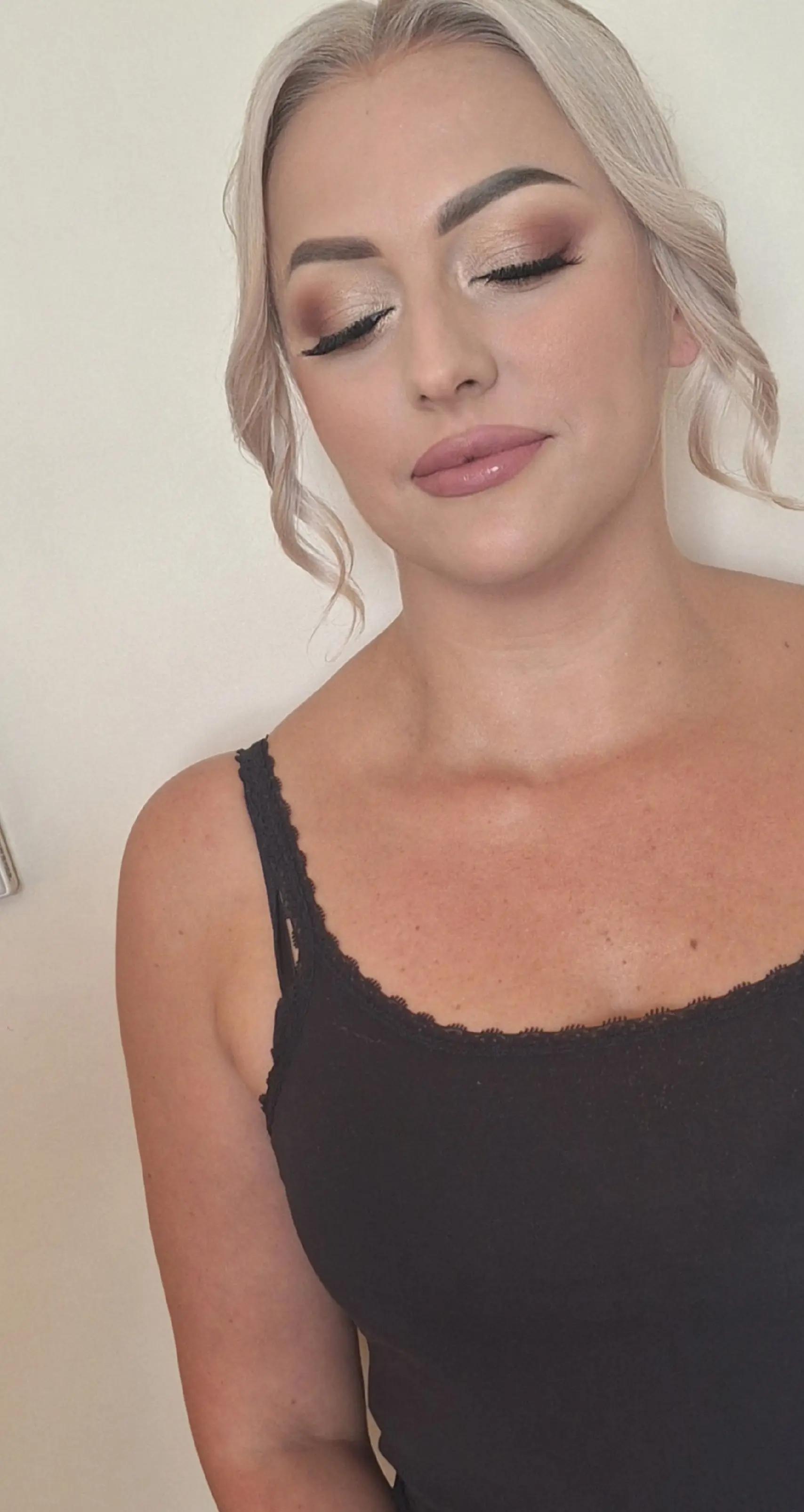 @Make up Elena