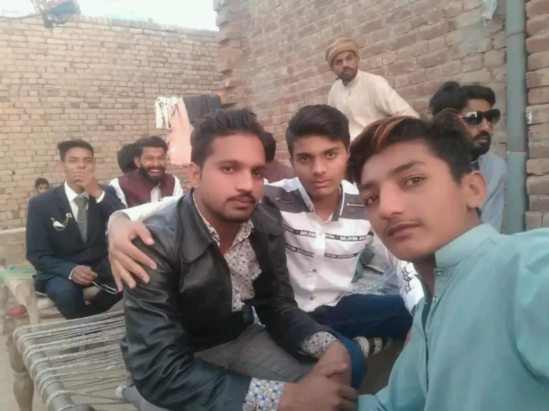 @azeeansari4