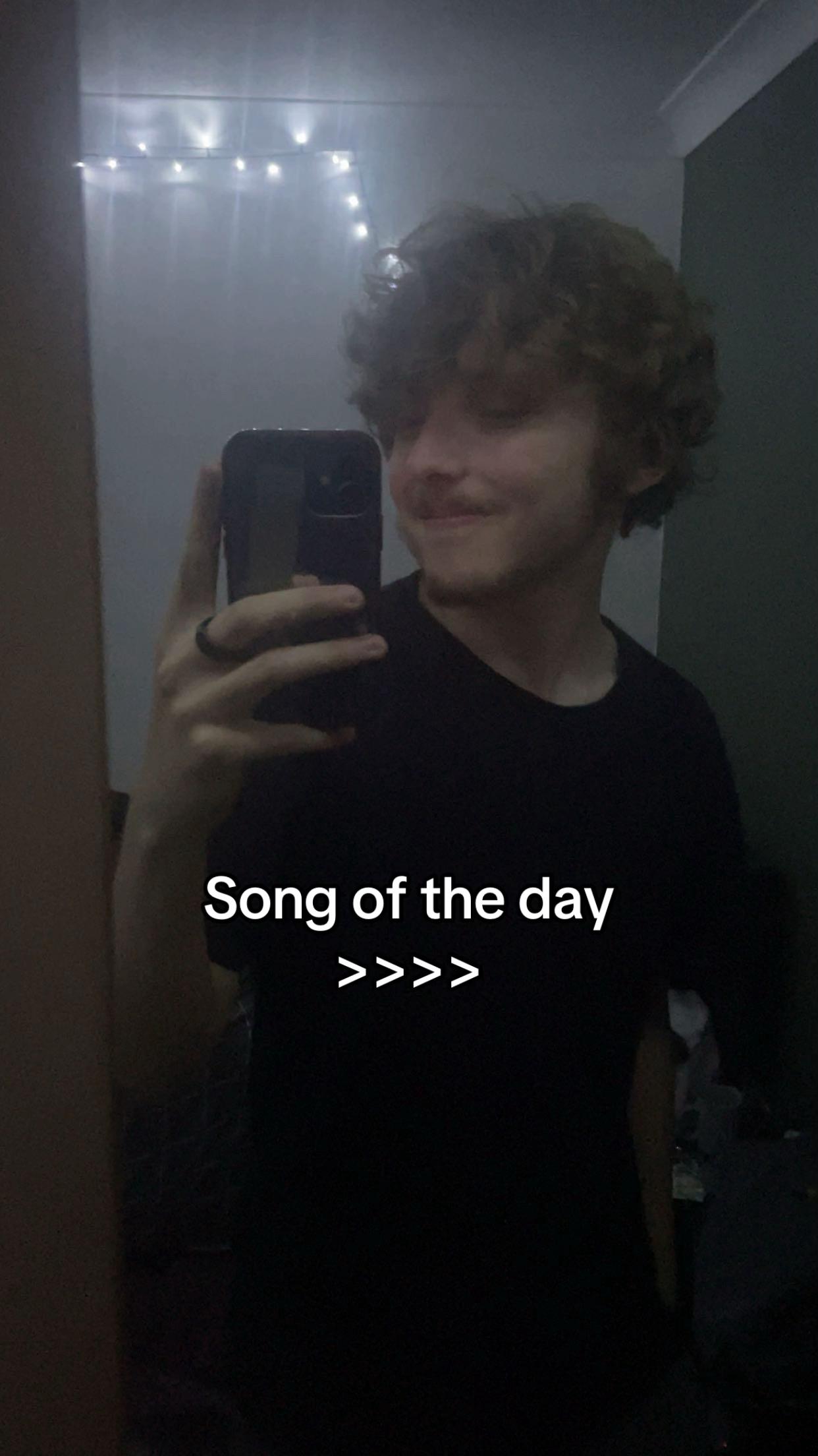 @✰
