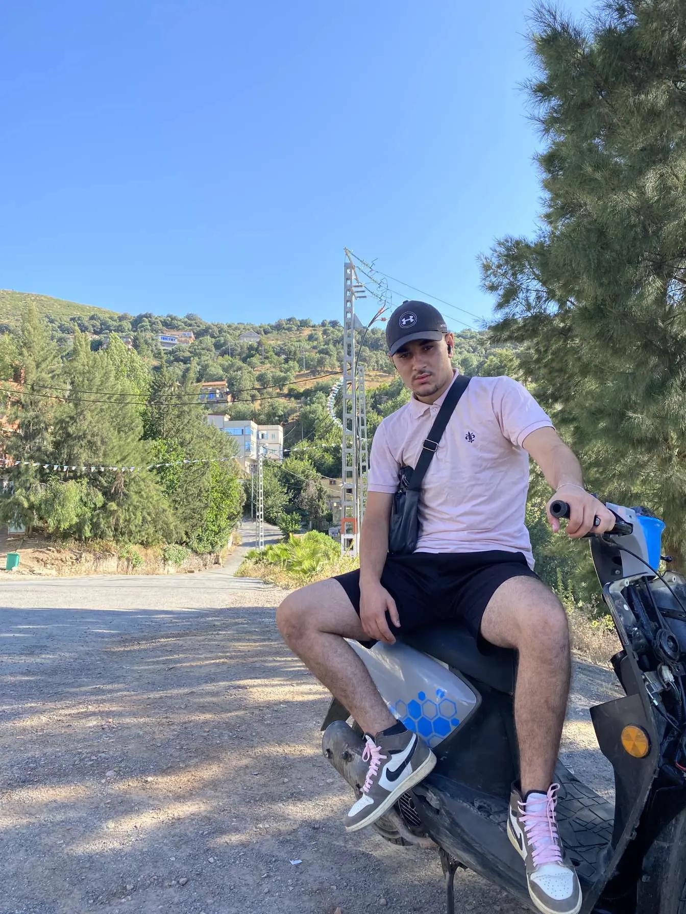 @Yanis_LaScampia