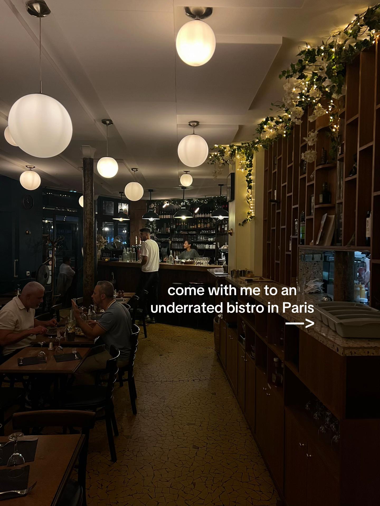 @ZOE IN PARIS 🇫🇷