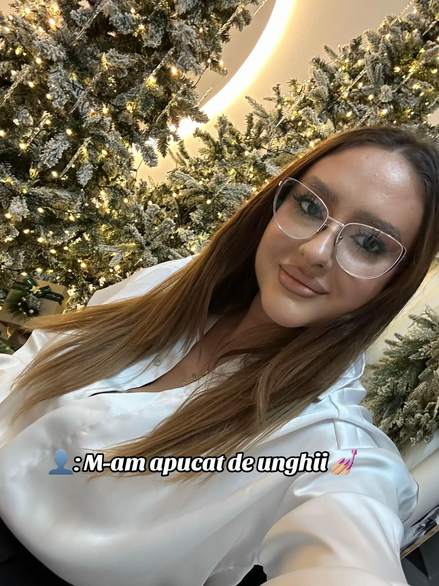 @Oana Cimponerescu.Nail Trainer