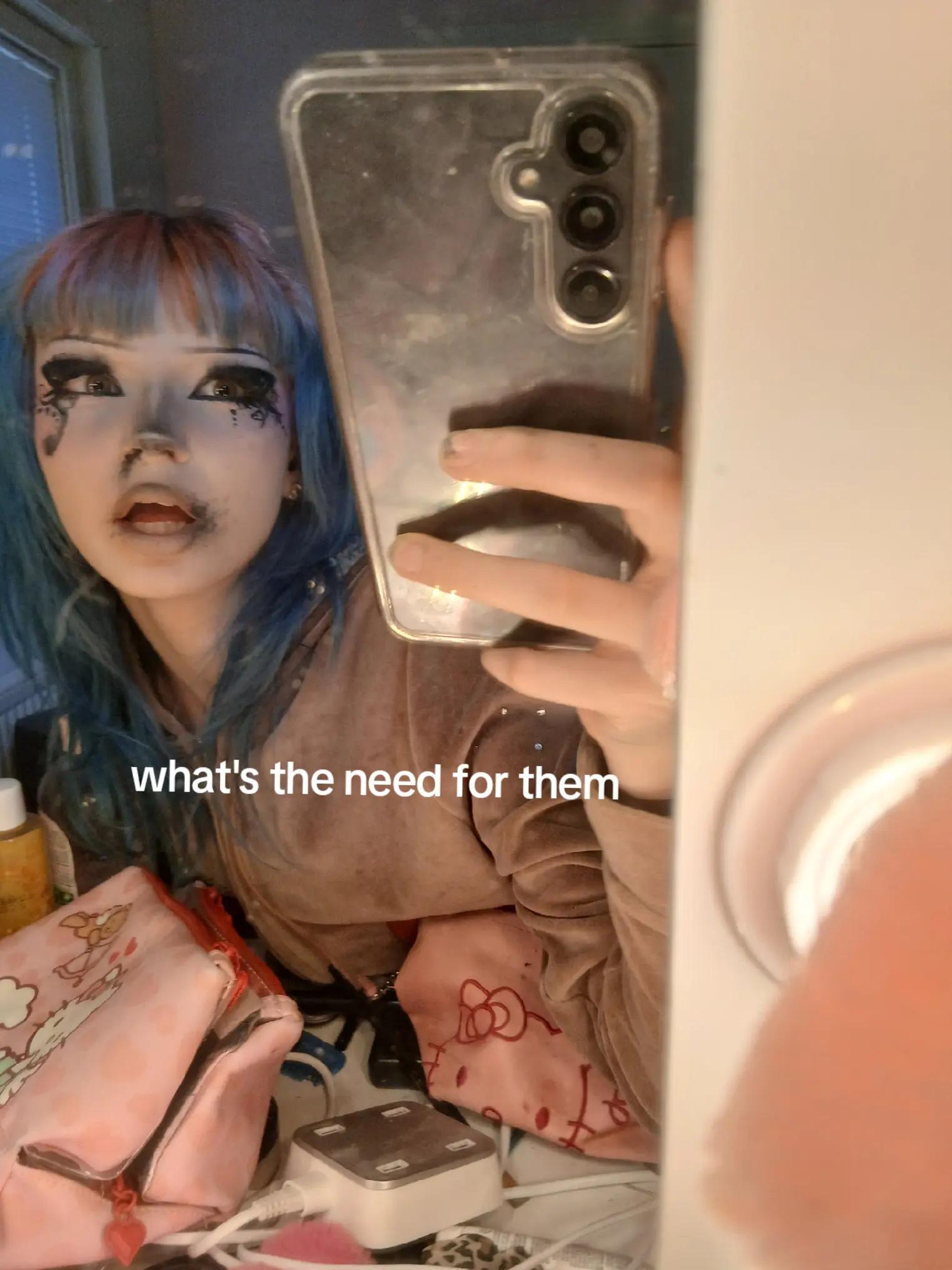 @🦇eronica