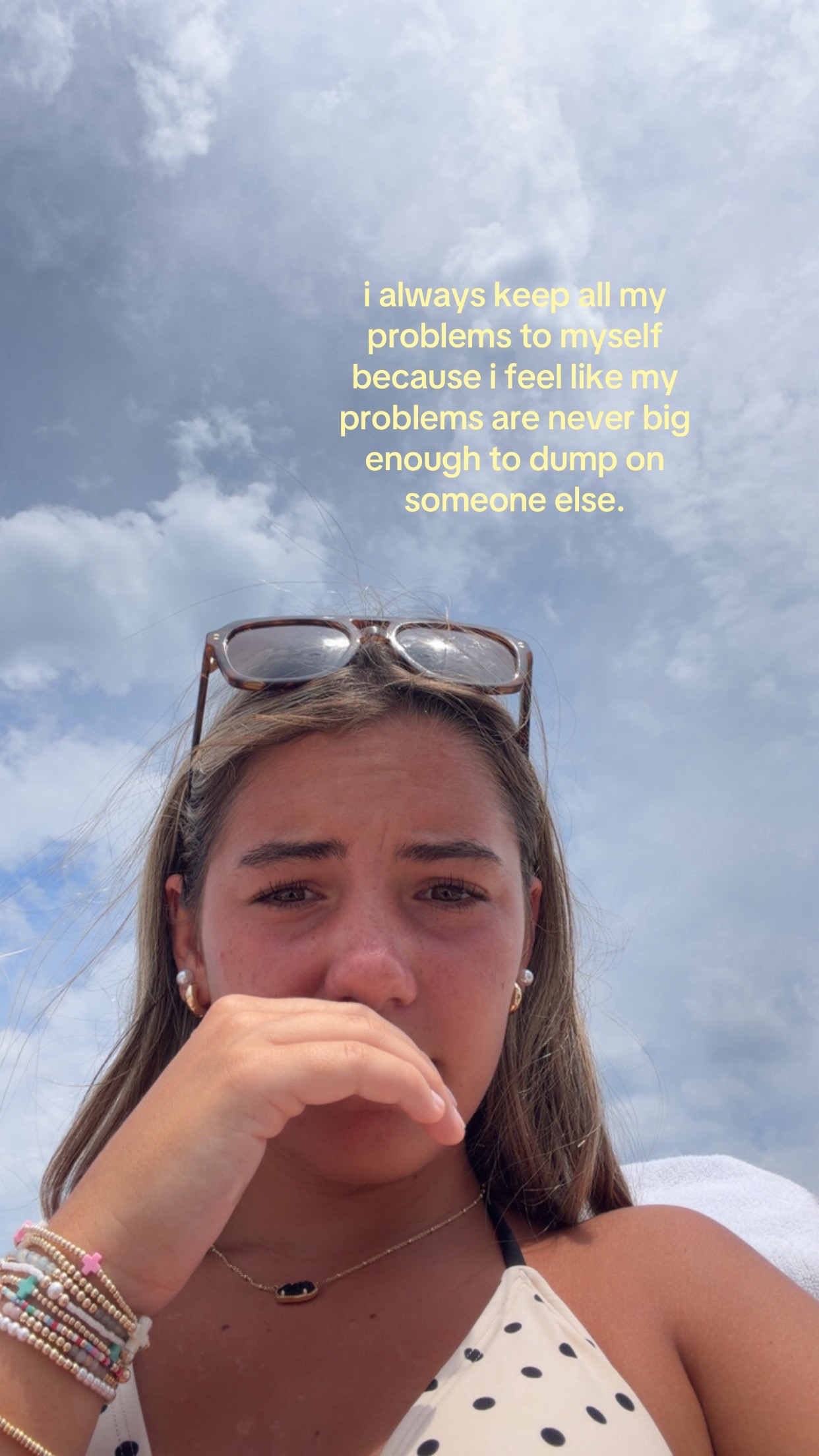 @👩🏽🦯👩🏽🦯➡️