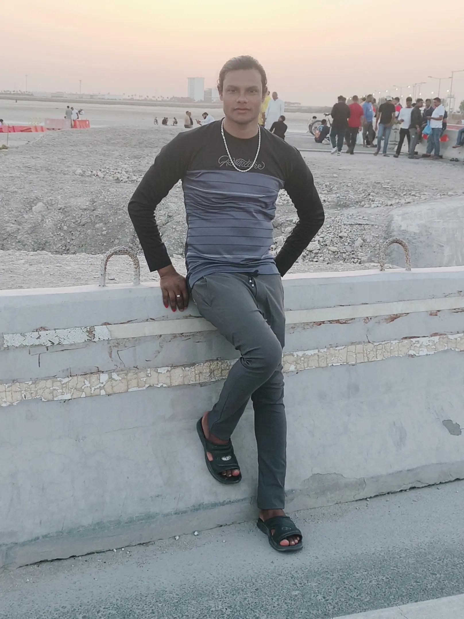 @TUFANI SE TUM