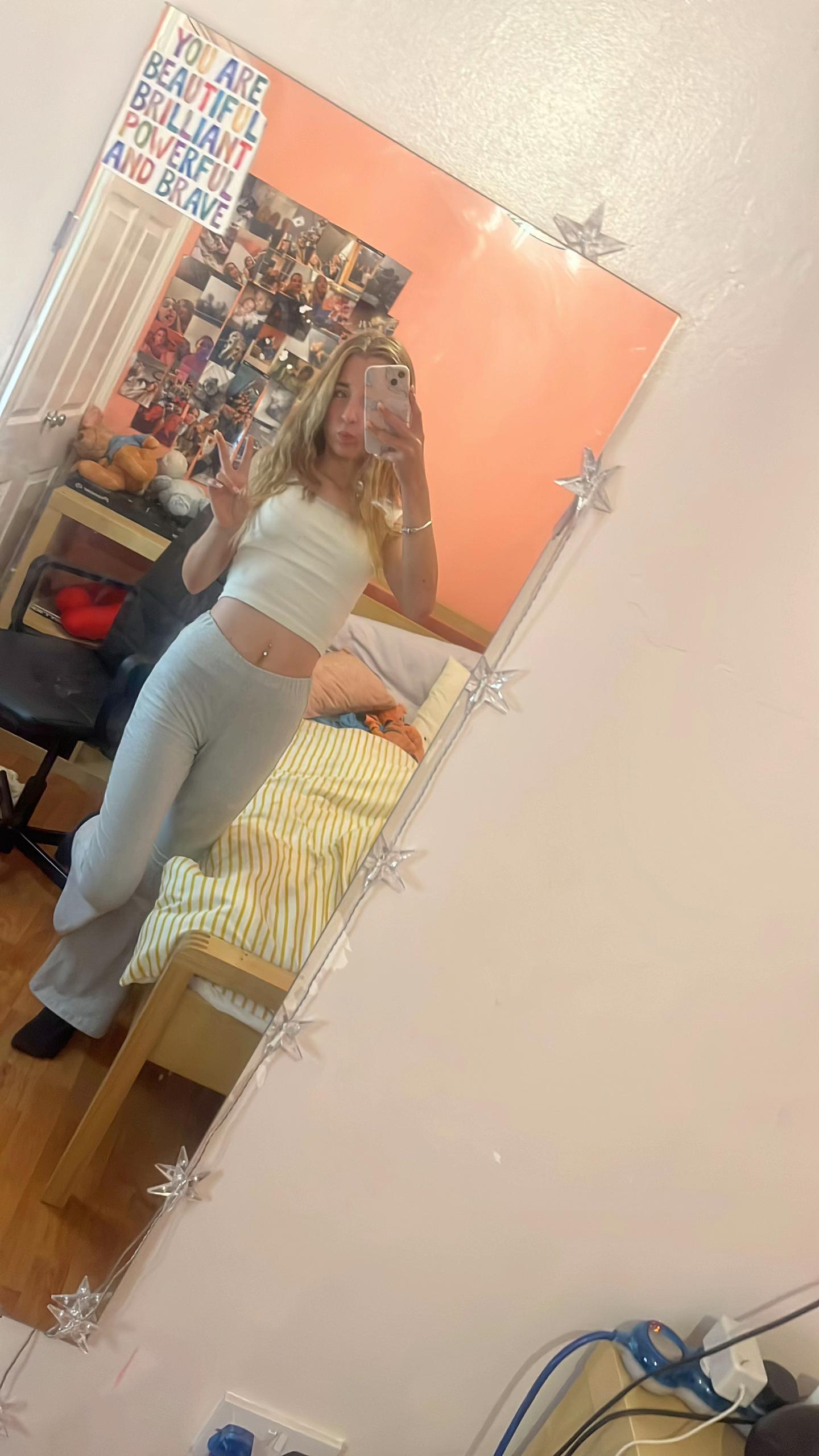 @molls🐆🍒🪩🤍