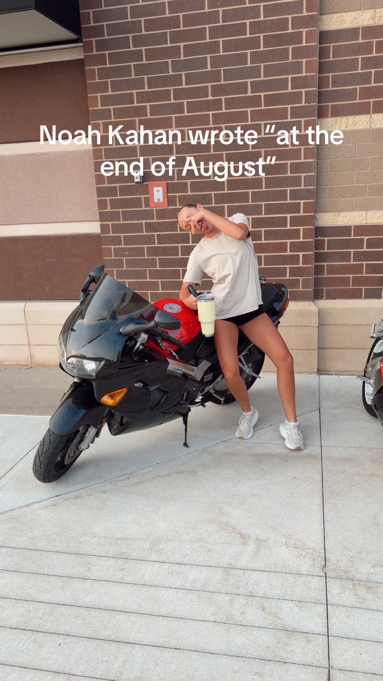 @nothayleelesnau