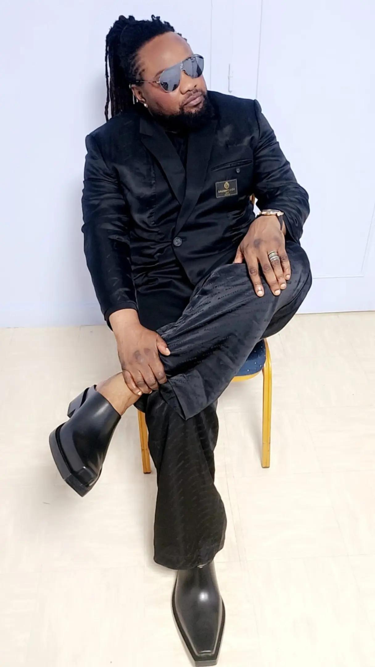 @imbattable Tshoura mboma