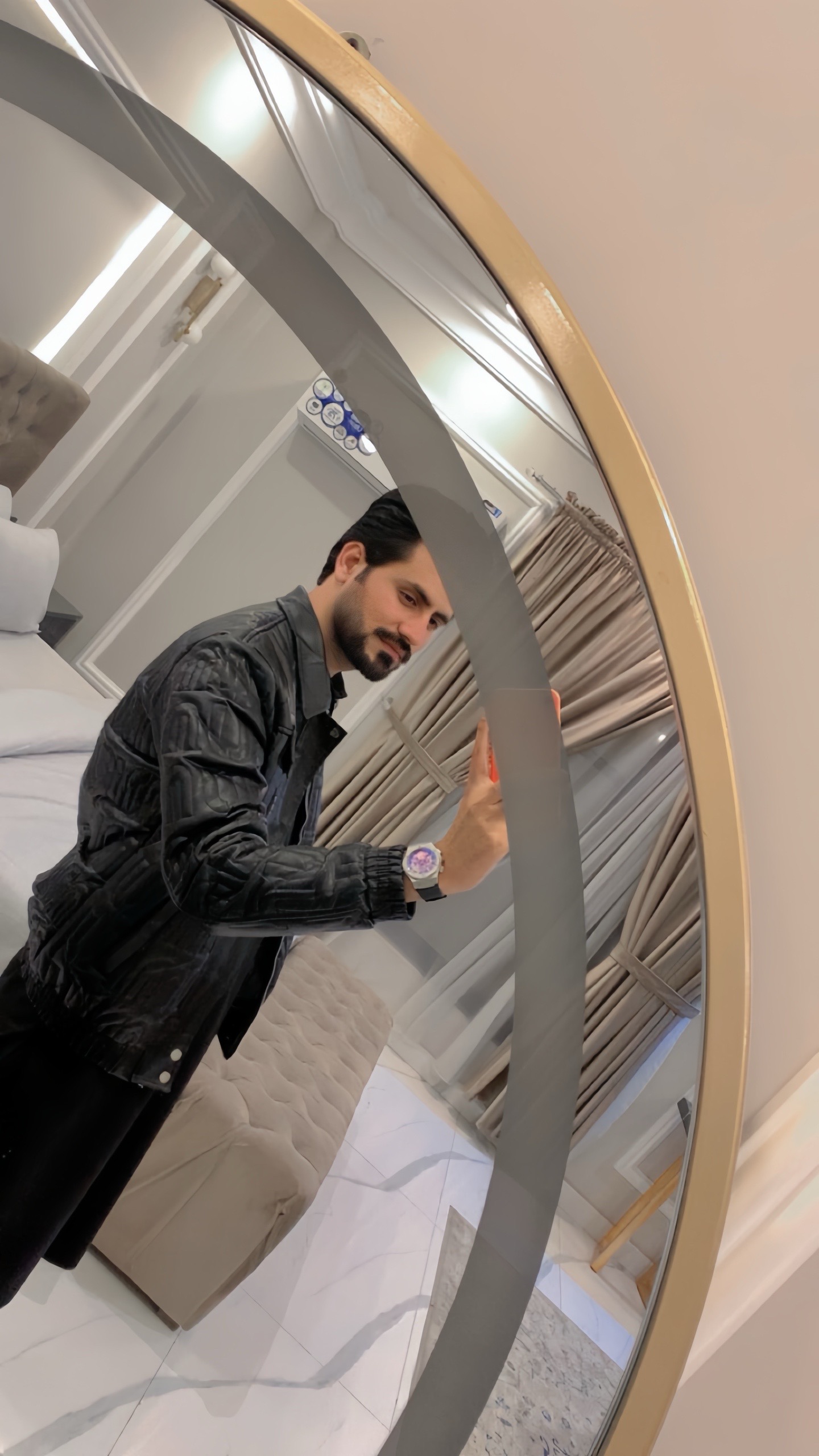 @Elyas Ghanizai