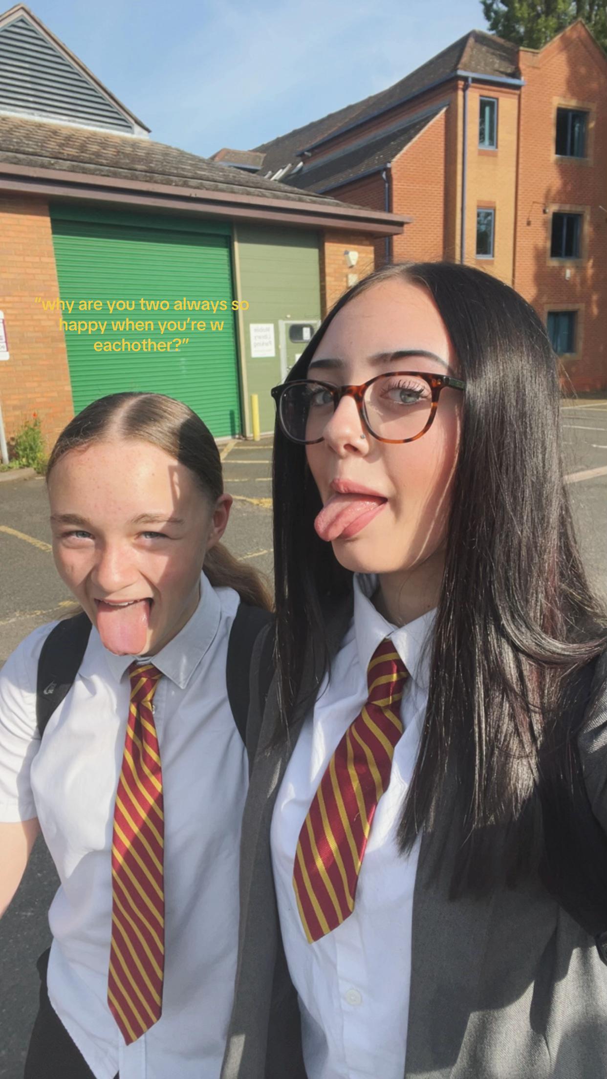 @niamh👩🏻❤️💋👩🏼