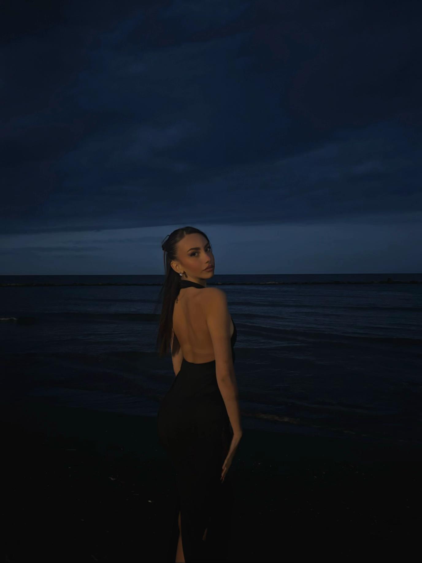 @🦋