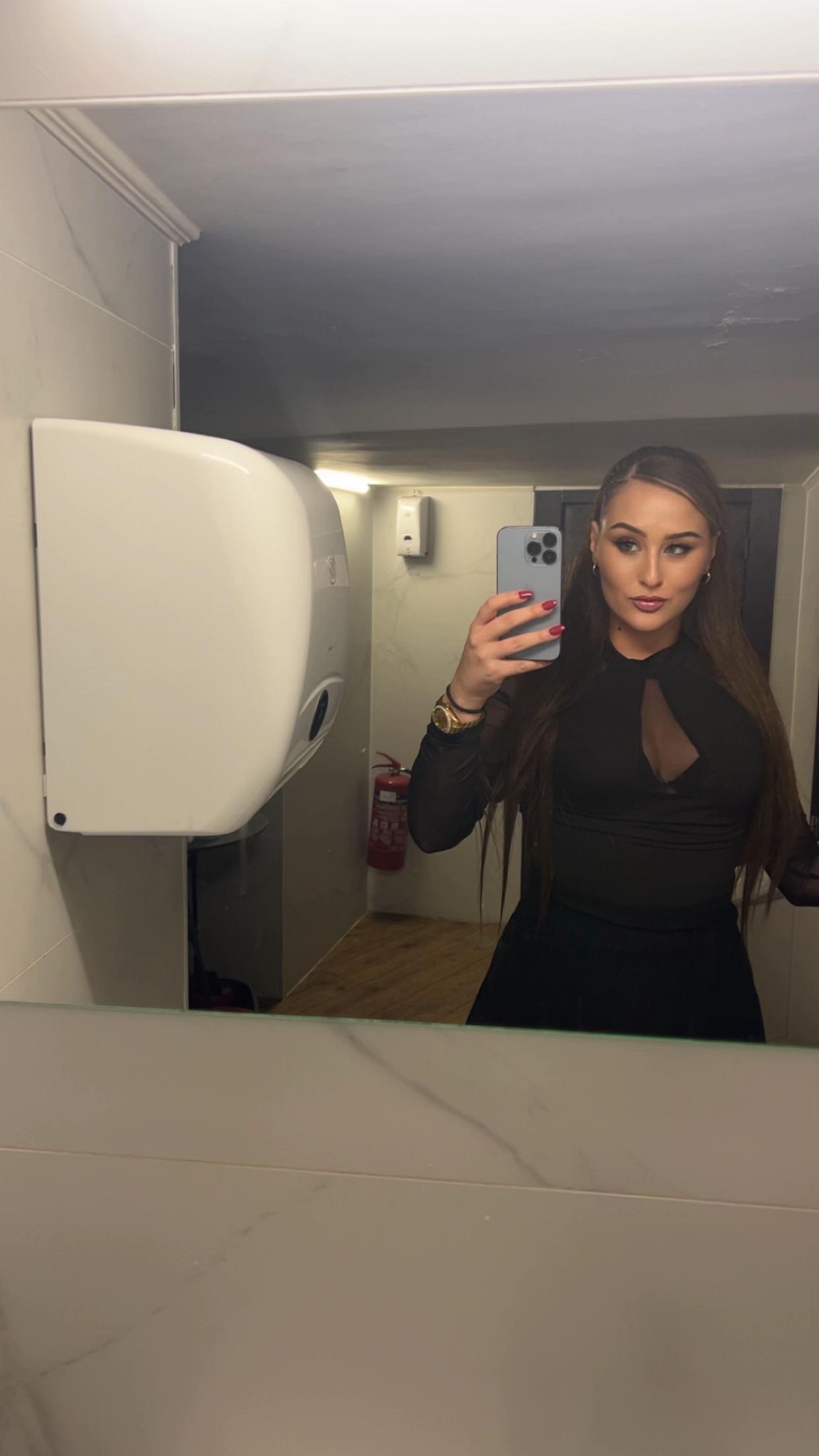 @Feyena 🌺