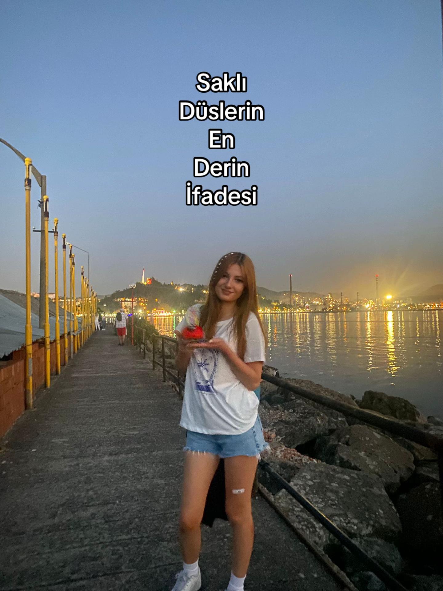 @Deross🪩