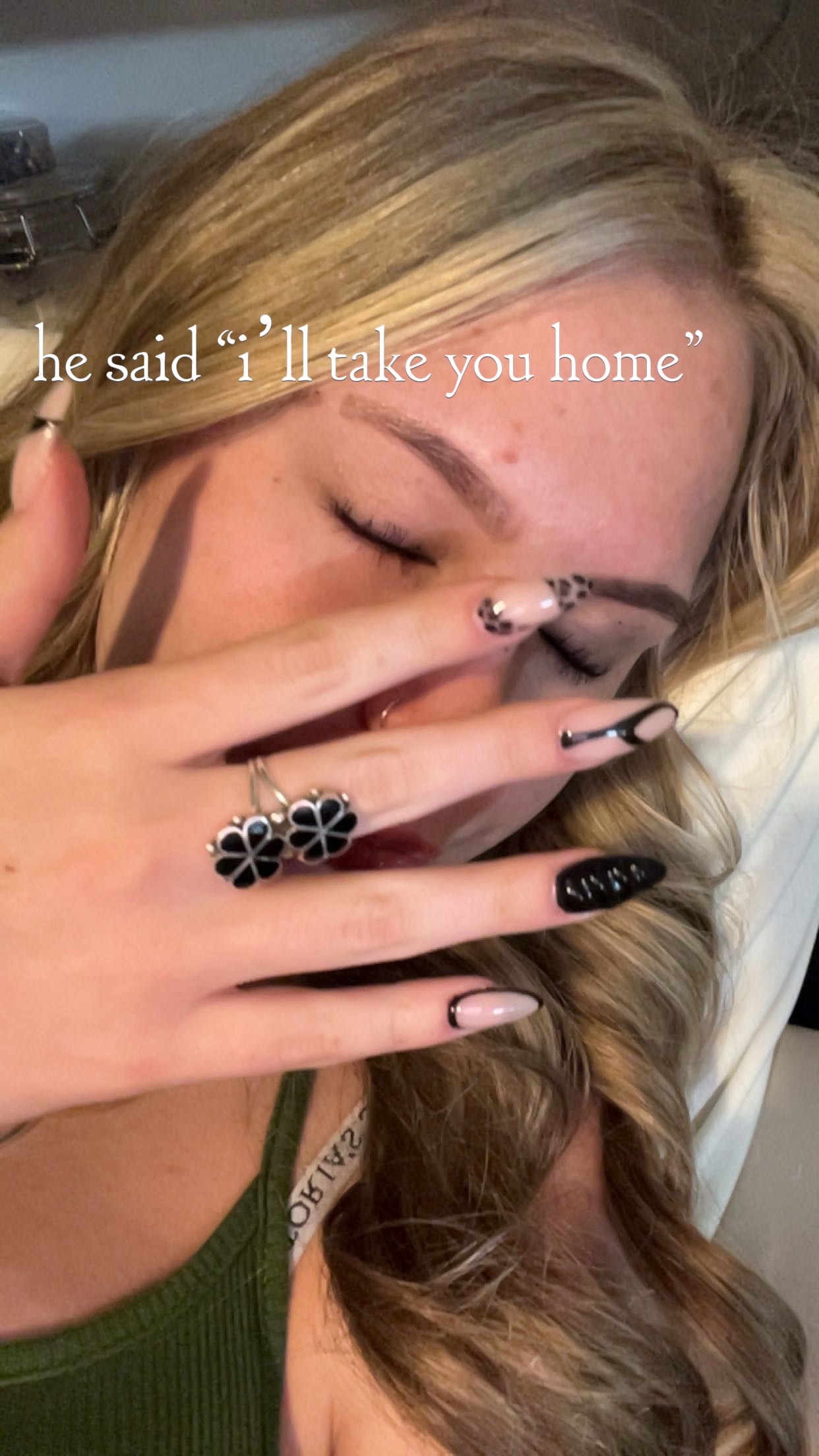 @𝓔☮︎
