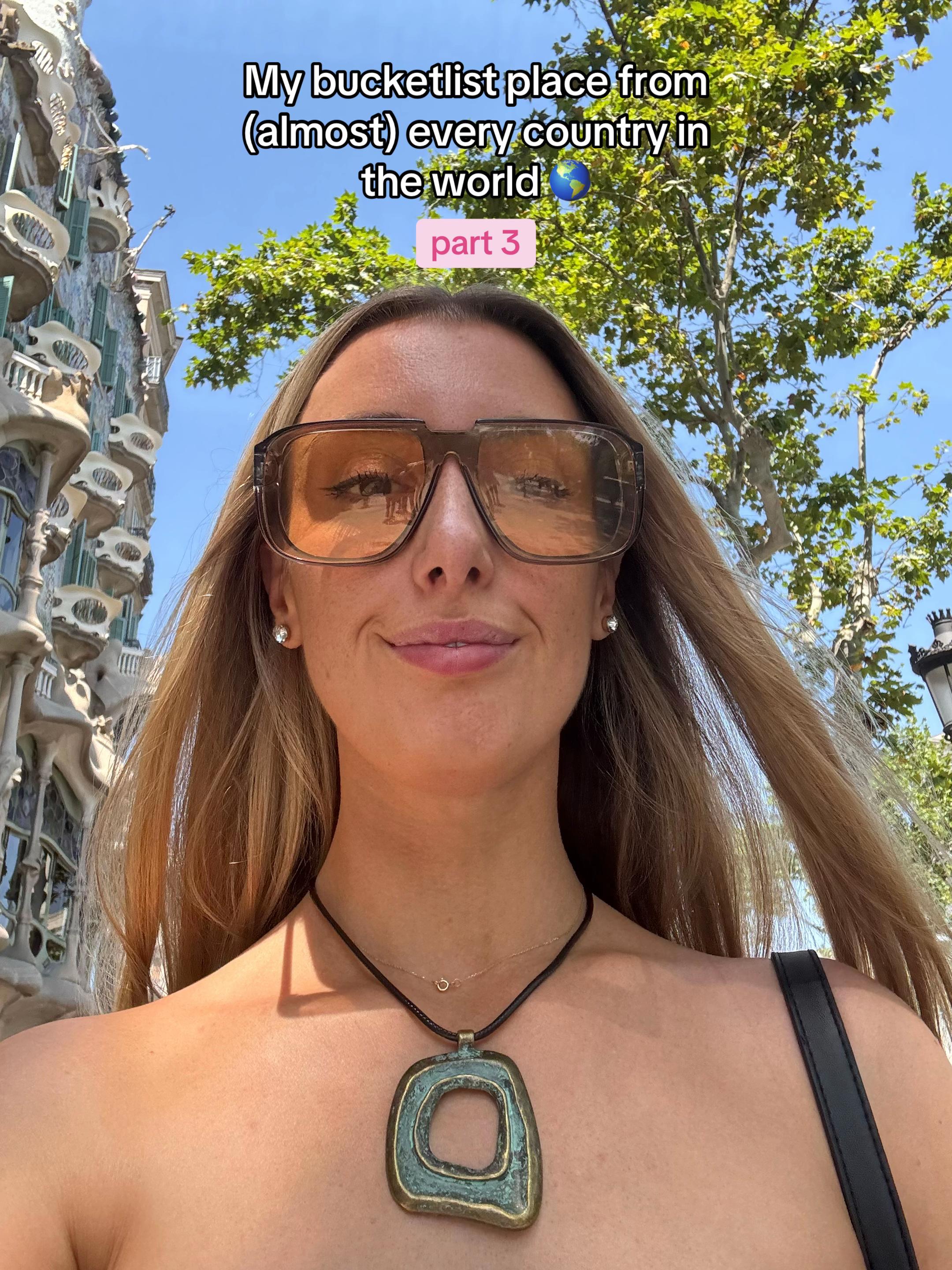 @Allie | Travel & the 9-5🌞