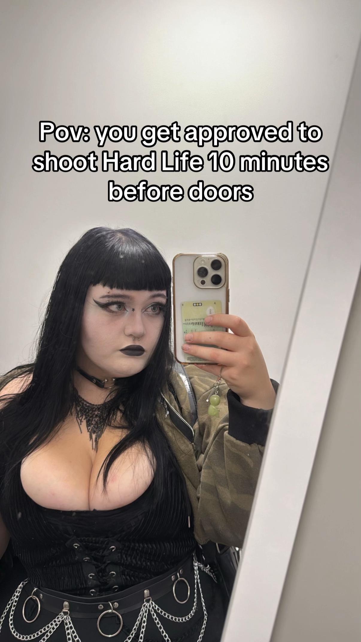 @lizzieannej
