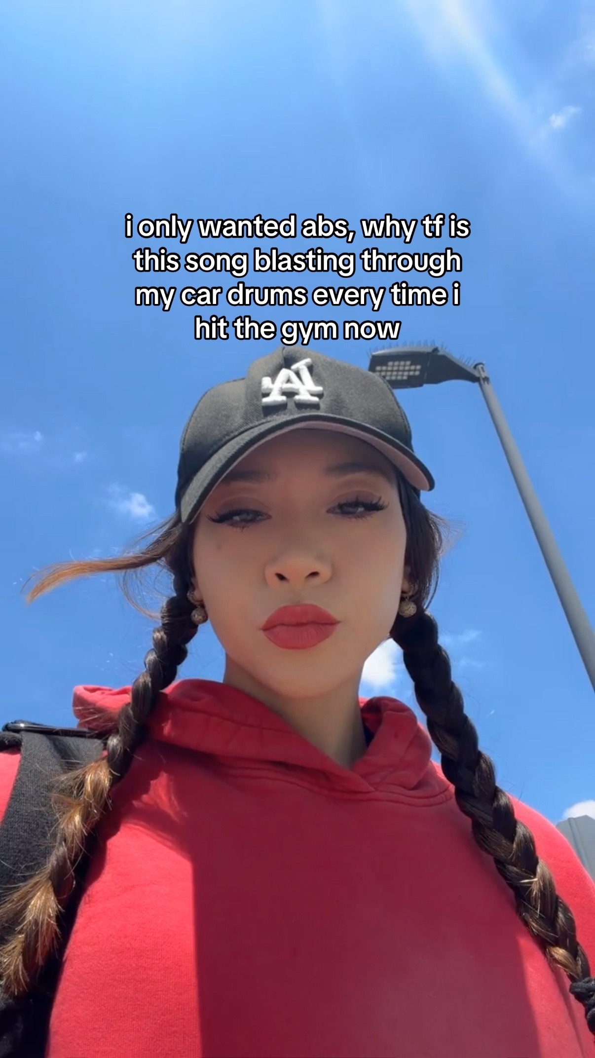 @danigoingsfit 𒉭