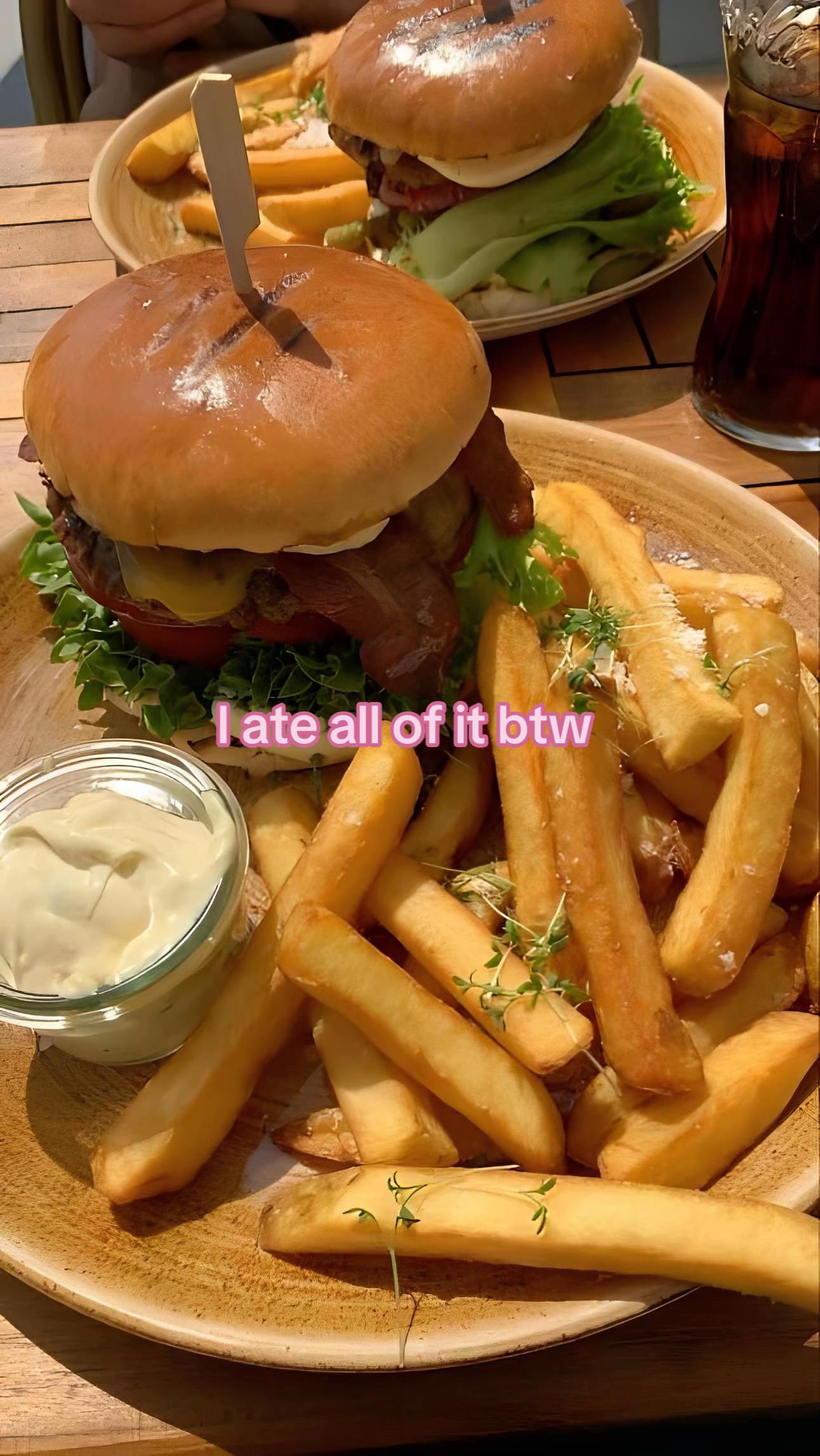 @ℰ𝓁𝒾𝒶𝓃𝒶 𝒵𝒶𝓀𝒶𝓇𝒾𝓎𝒶