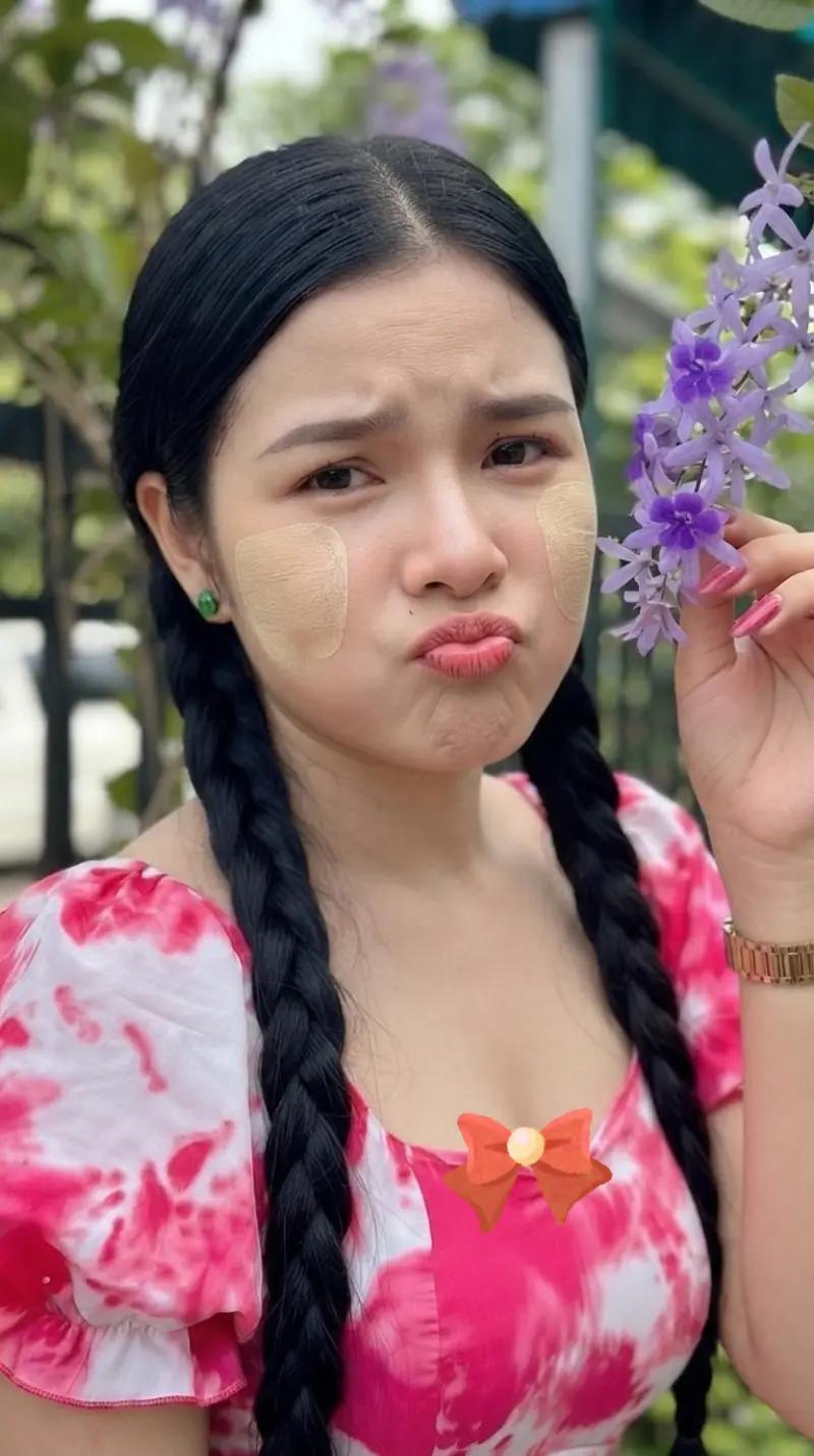 @👧 သျှင်ဂွမ်းဂွိ 👧