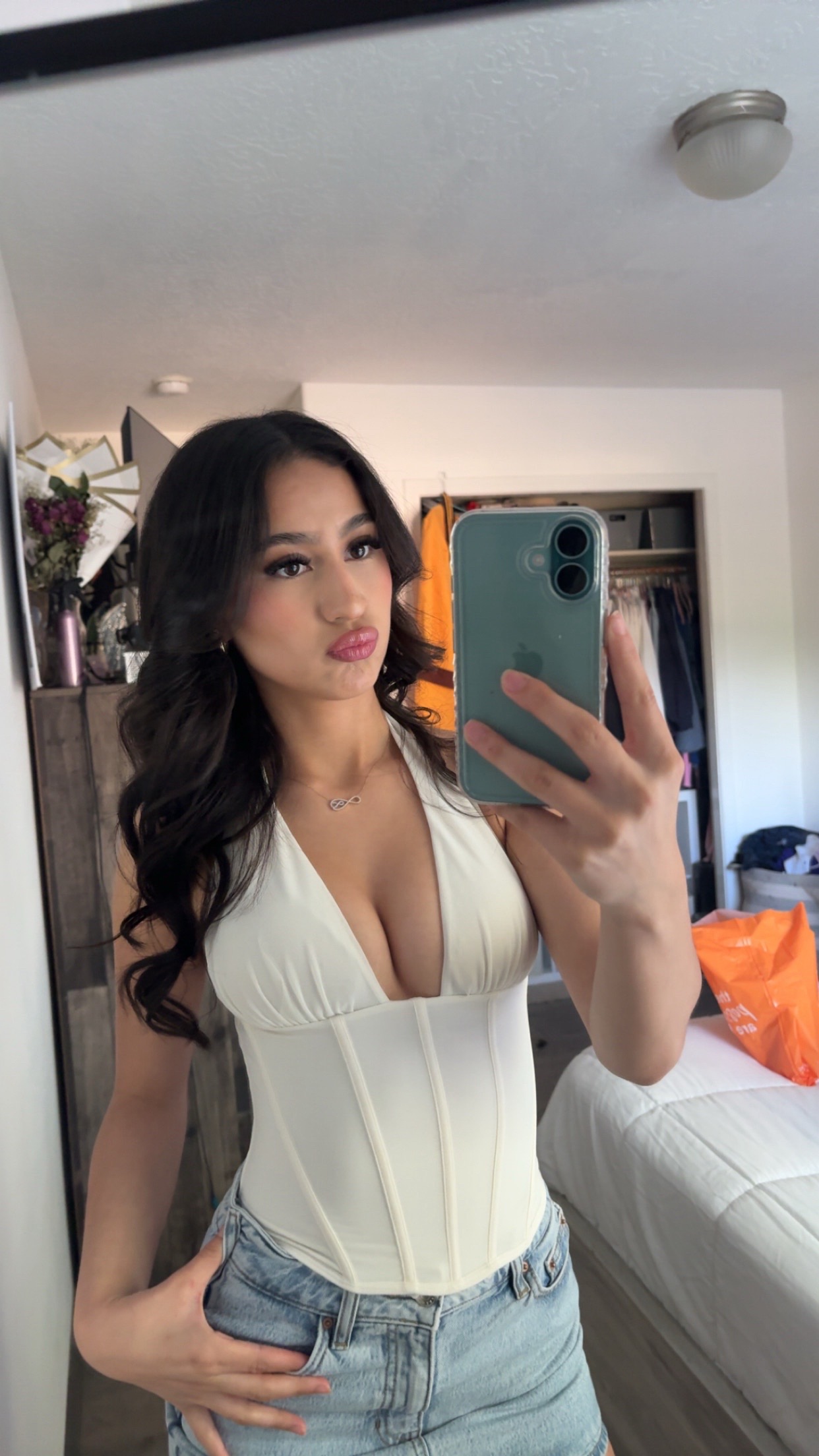 @anneliscuh