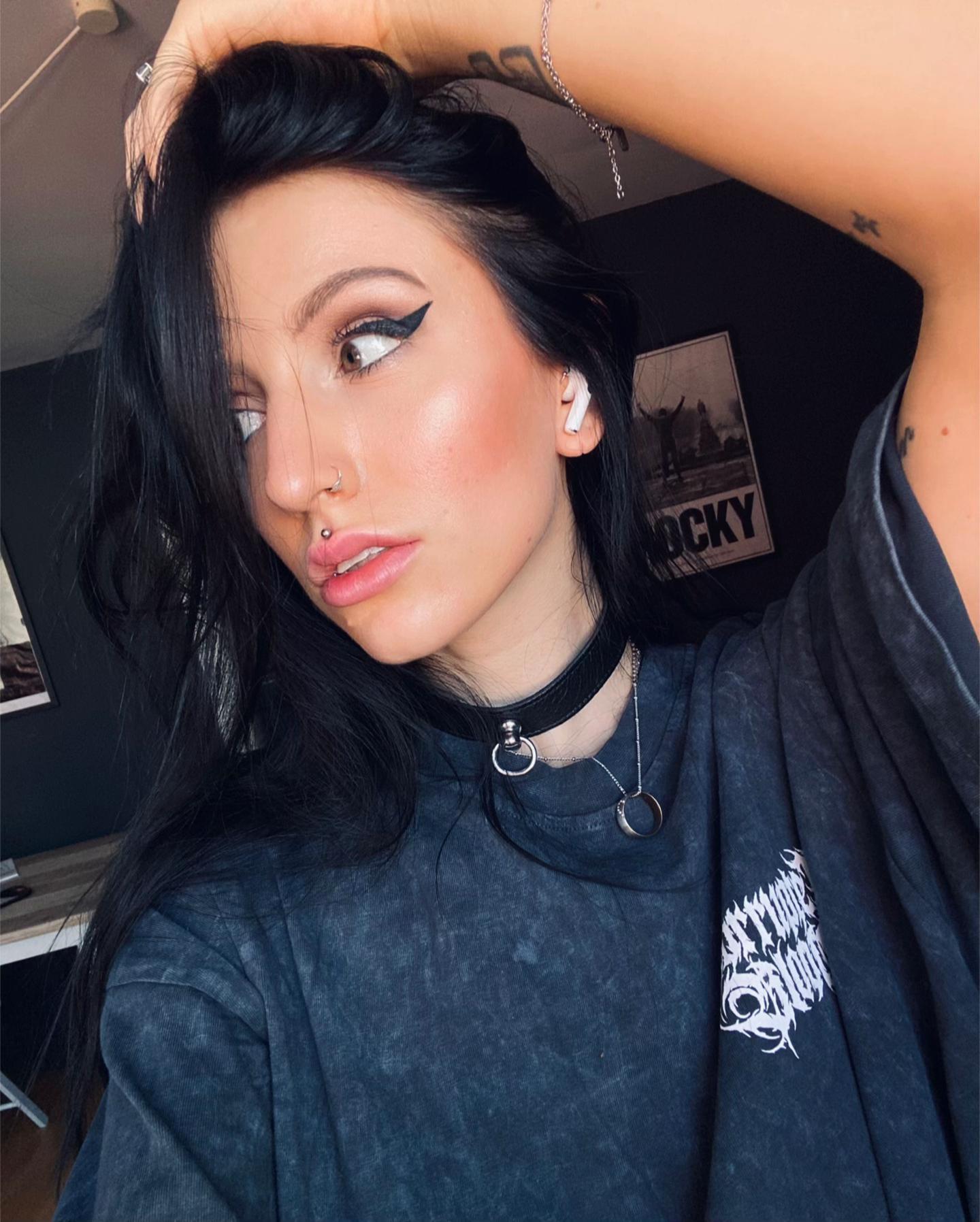 @mirinoir._