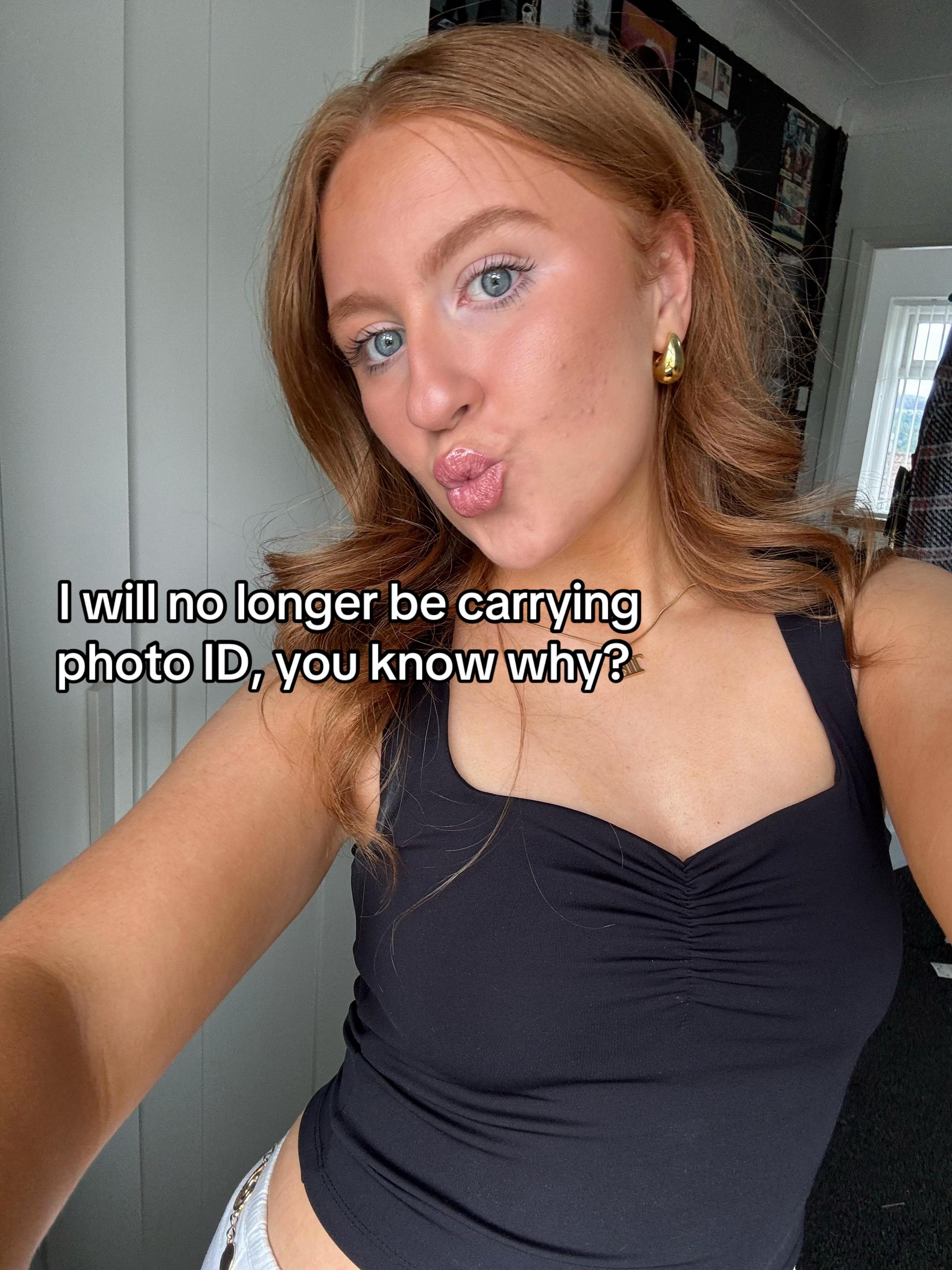 @Holls