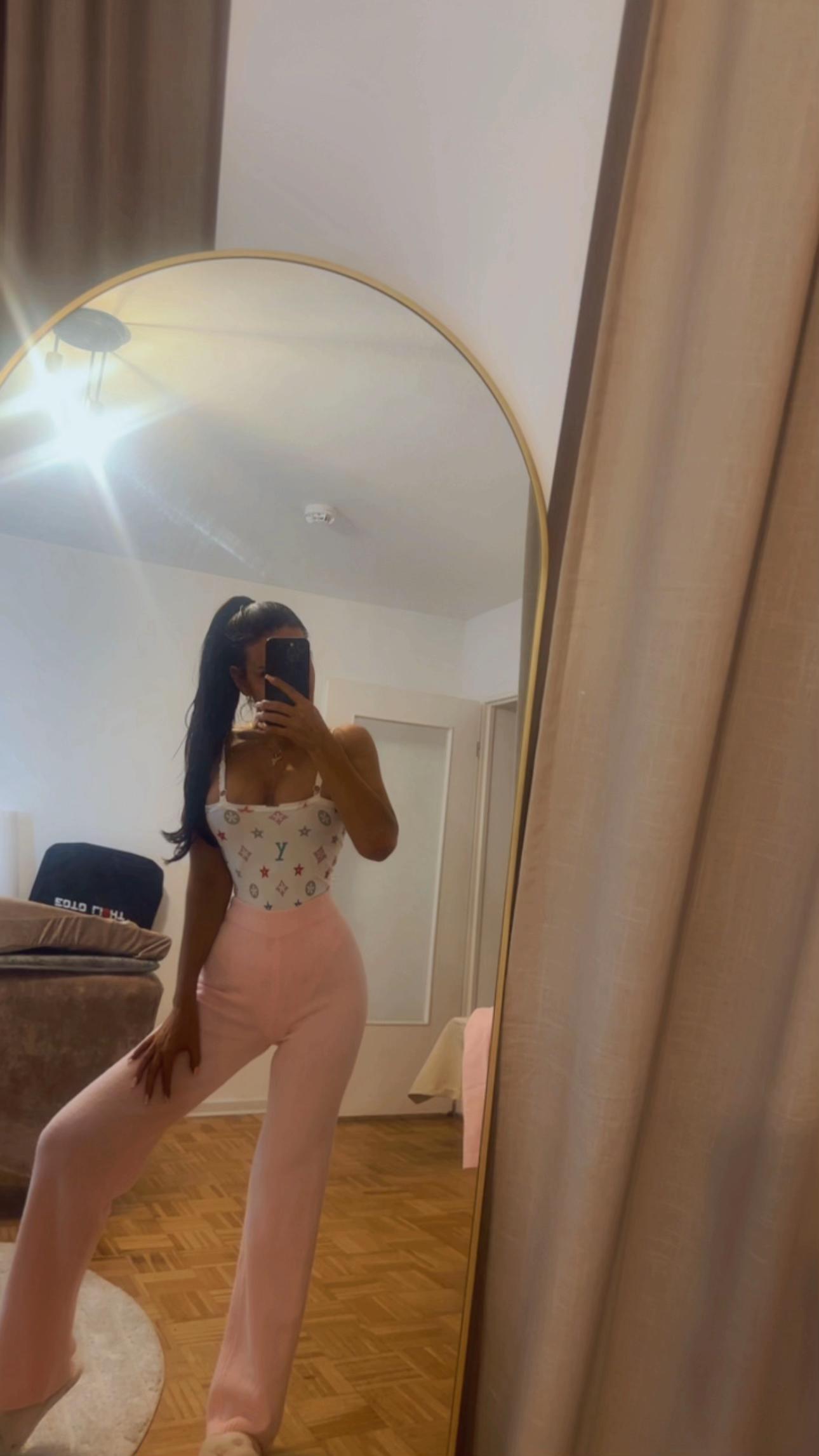 @Taja🦋