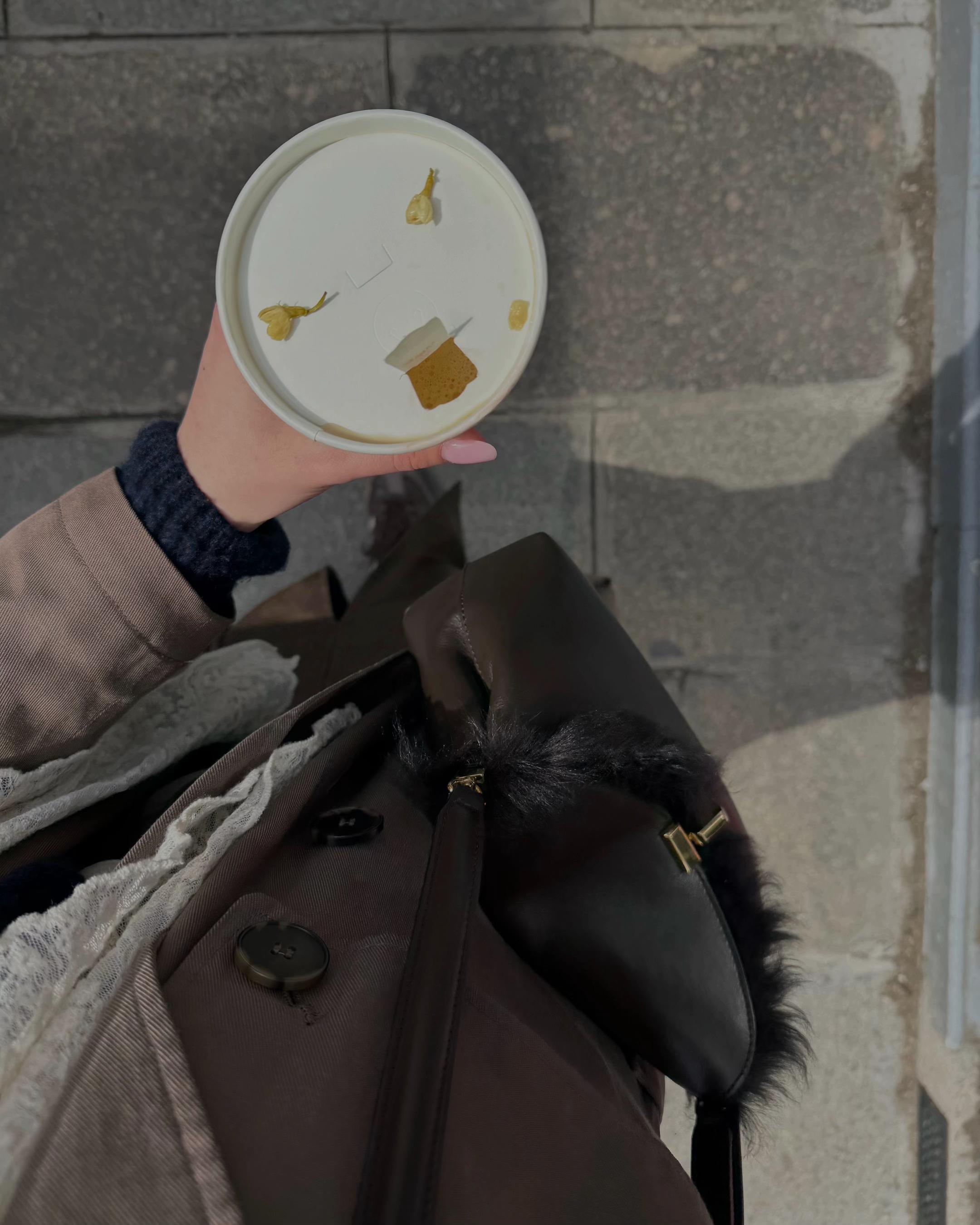 @Ellie 🤎 Minimal style 🧥 UGC