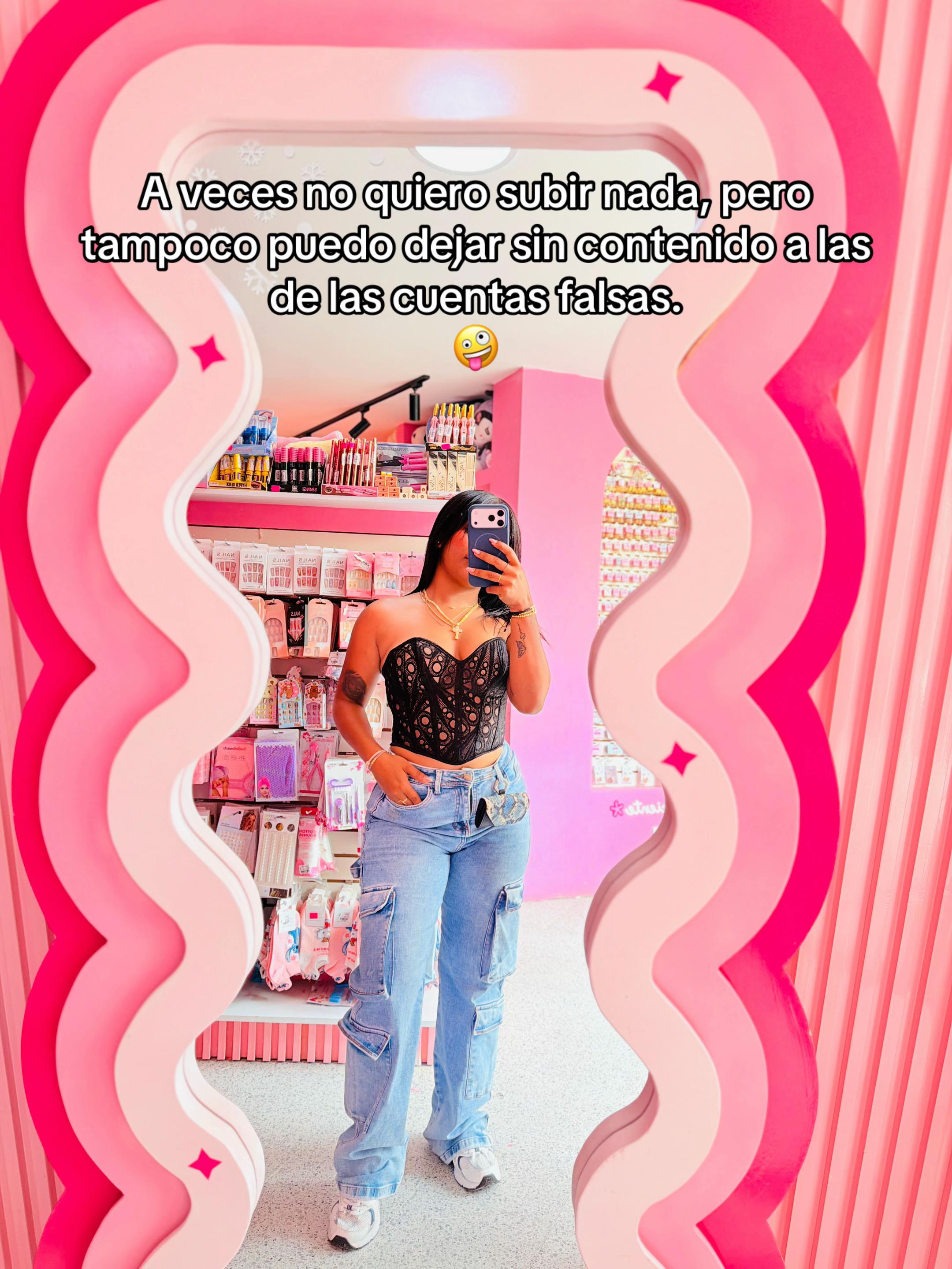 @Vanessa La De KIUTTY