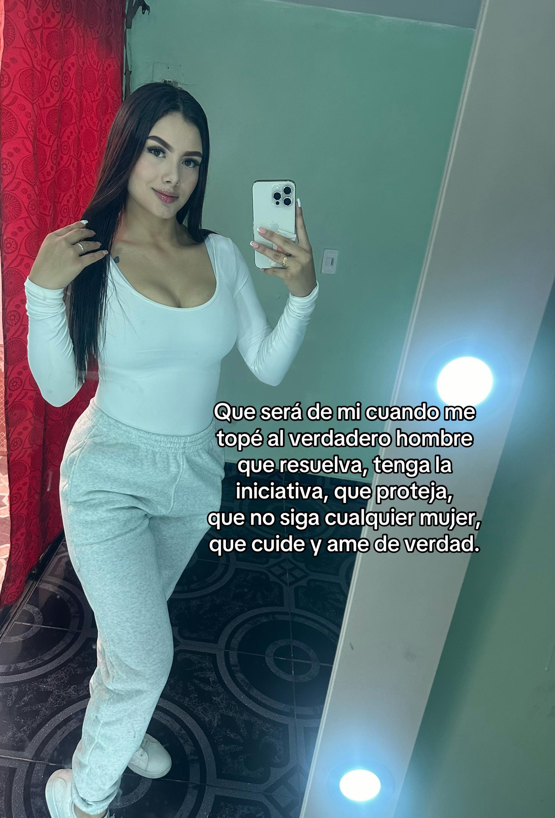 @𝑹𝒐𝒙𝒂𝒏𝒂💋