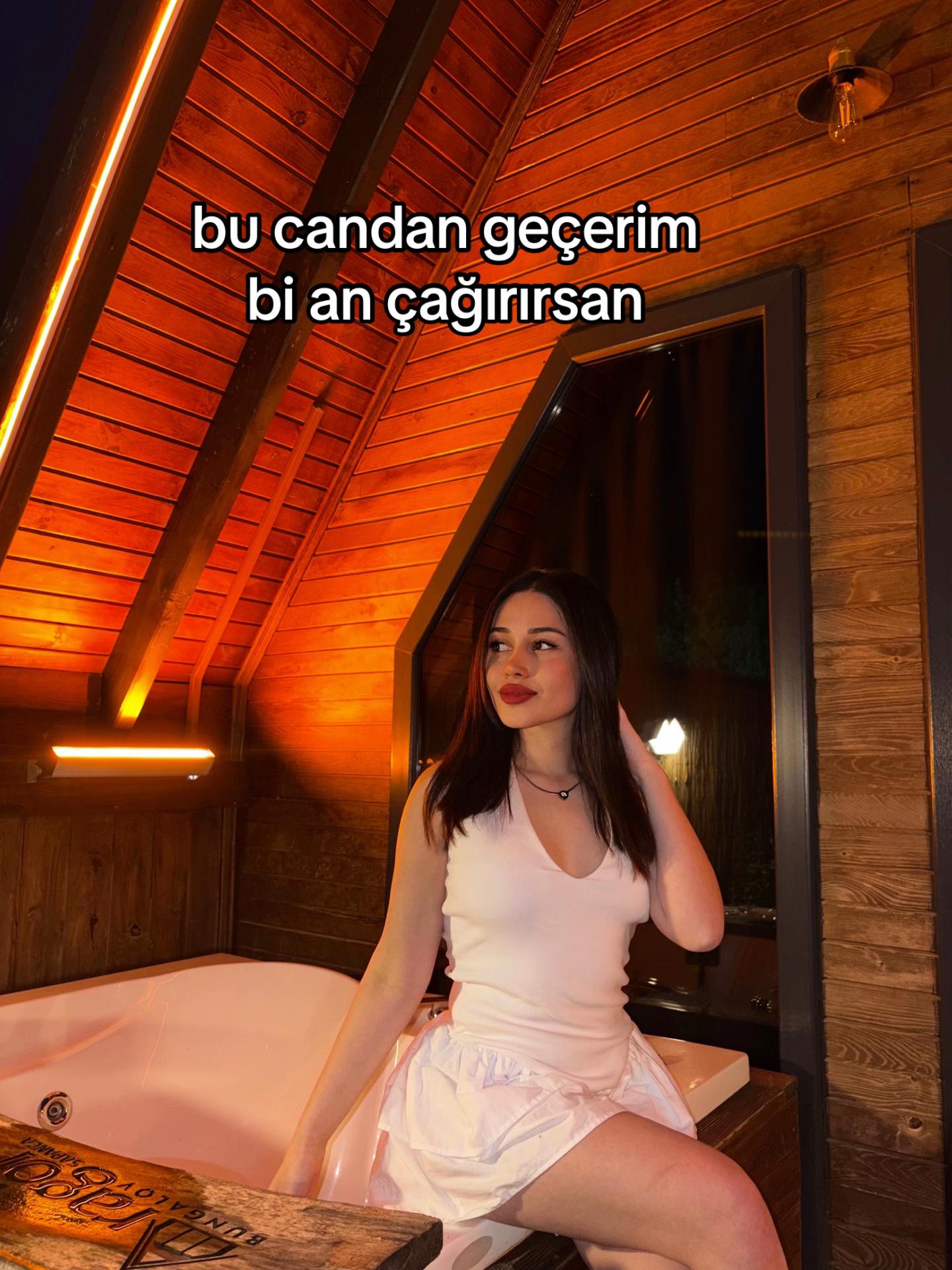 @Elanur