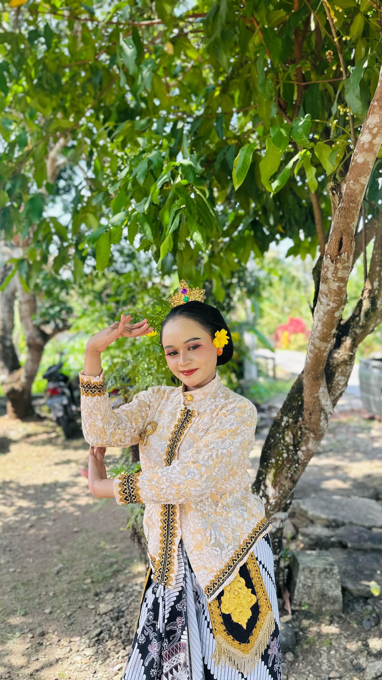 @Ara Tiara