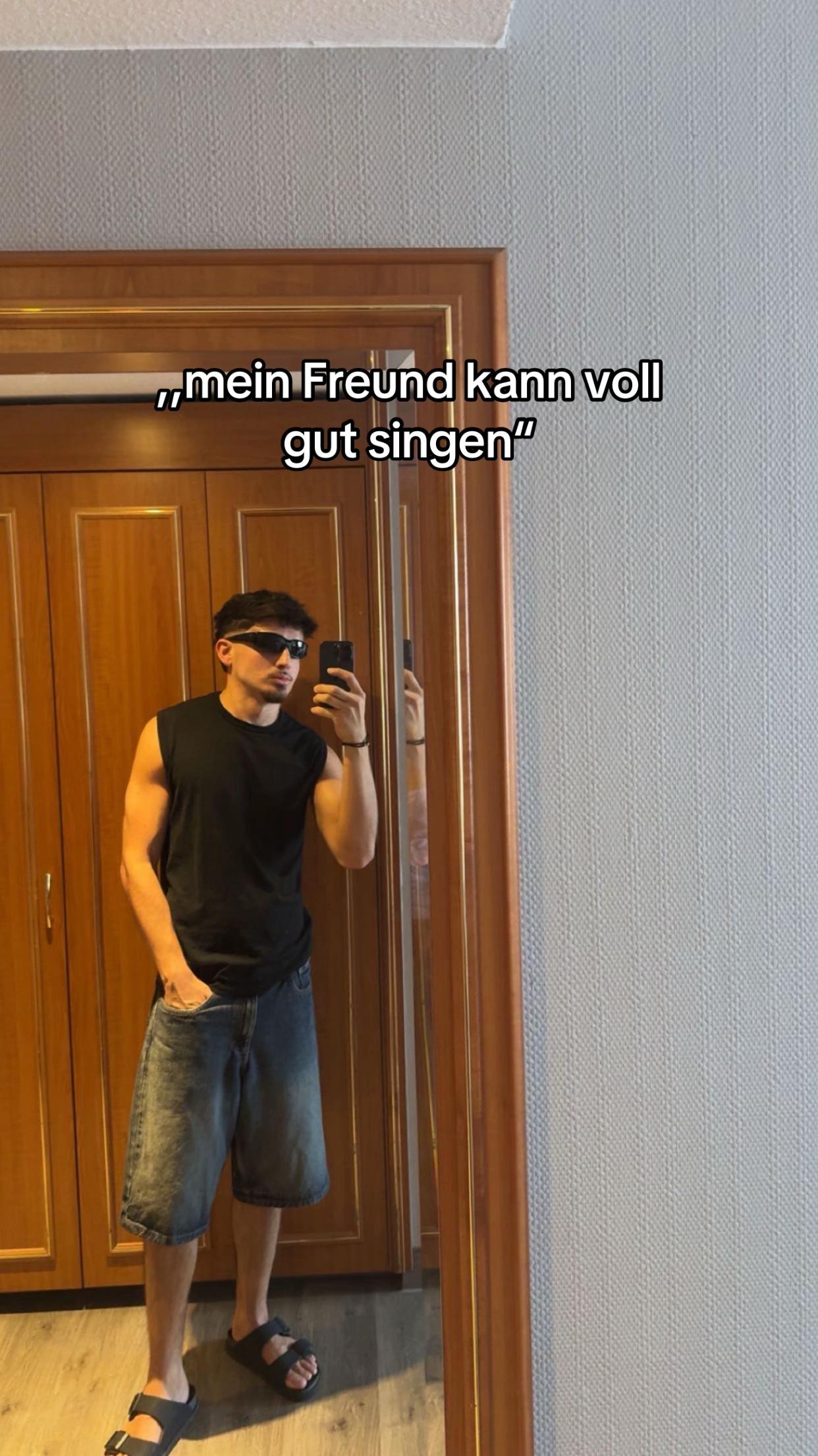 @𝔼𝕟𝕖𝕤