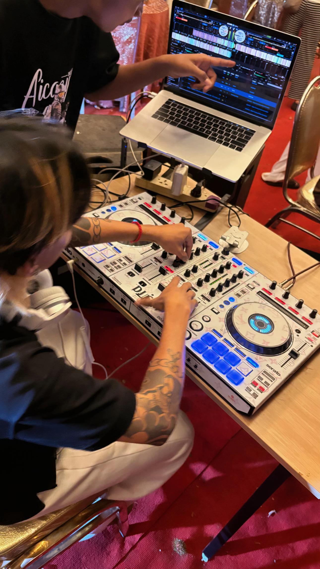 @DJ San