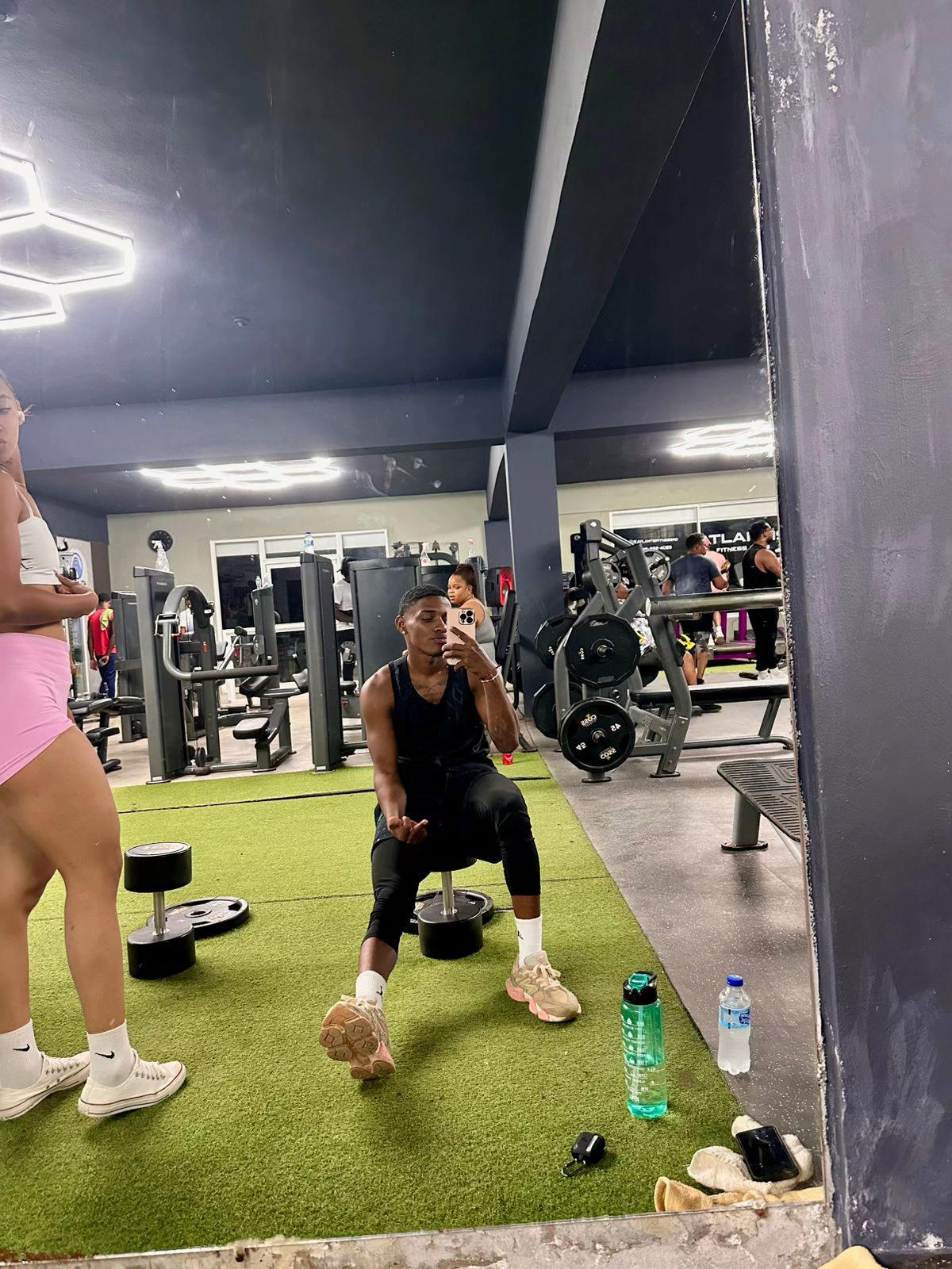 @Arielito0 _rd 🍫