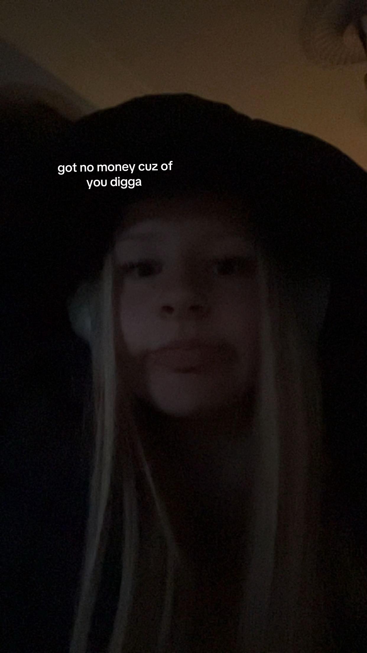 @ℰ