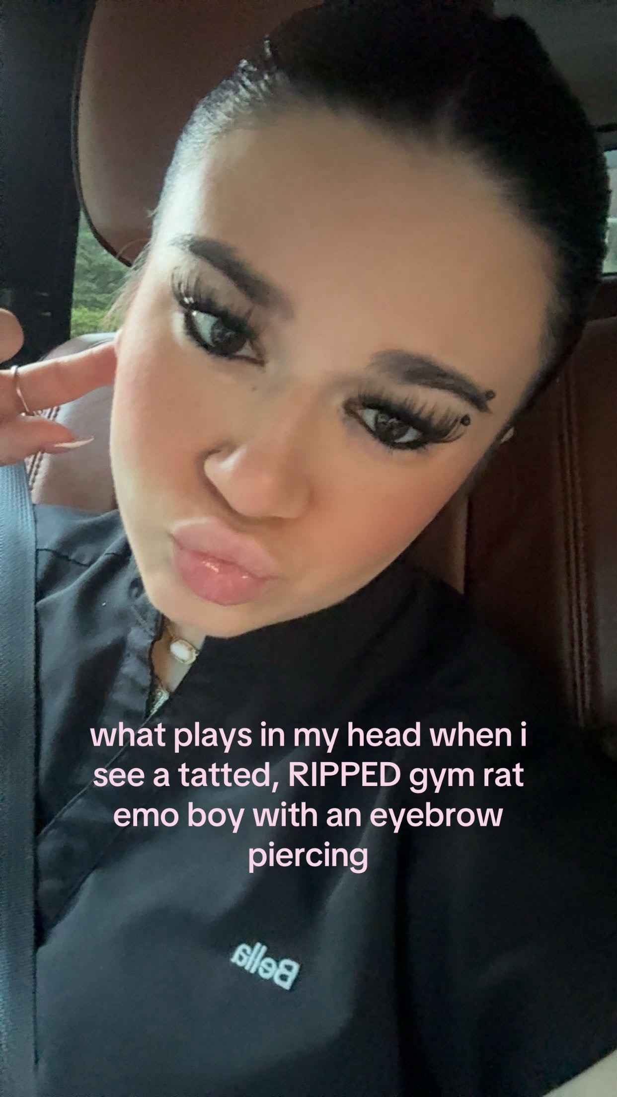@mirabella 🦇