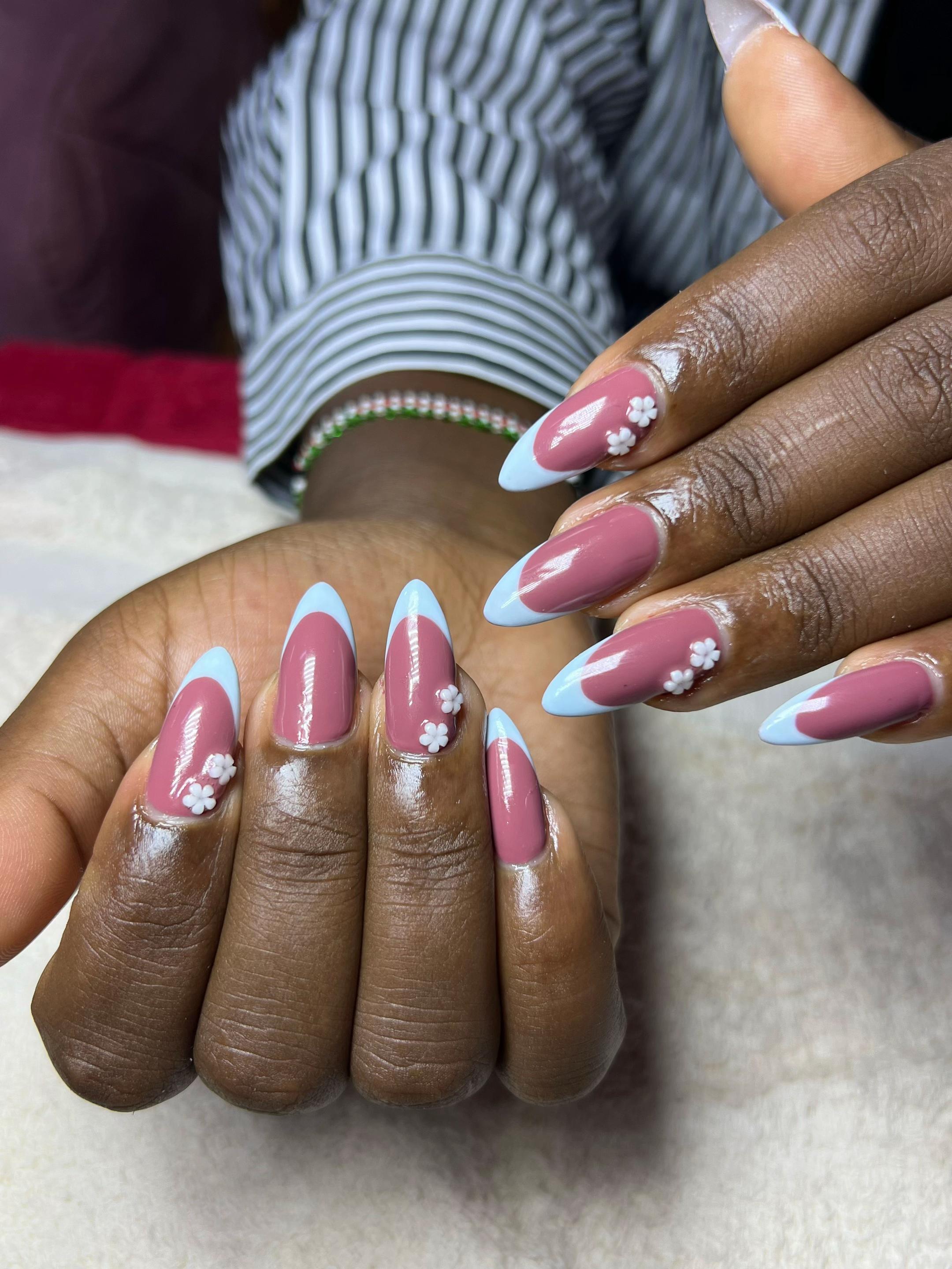 @Essie&rsquo;s glow hub