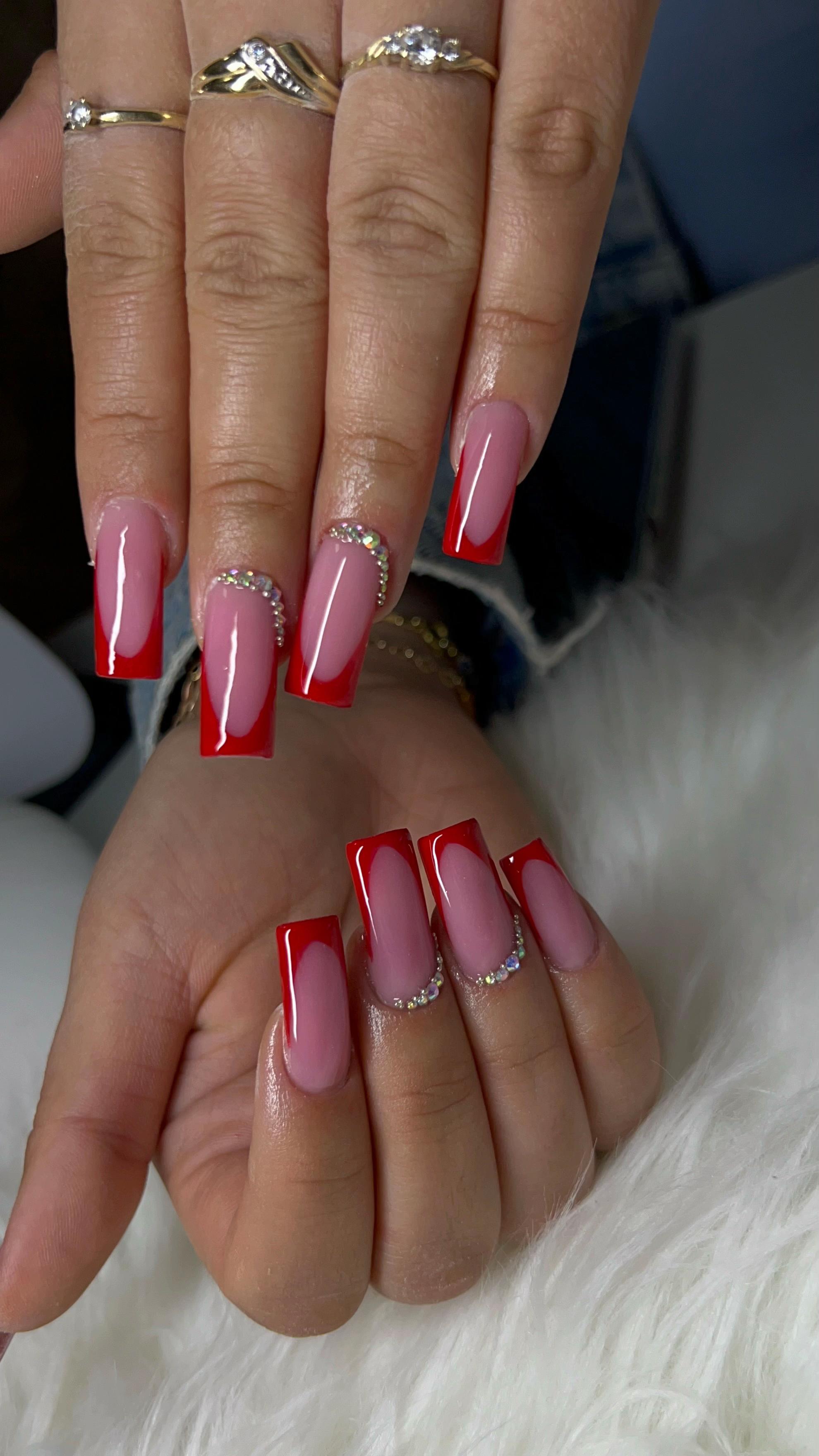 @Nails_vil&aacute;g