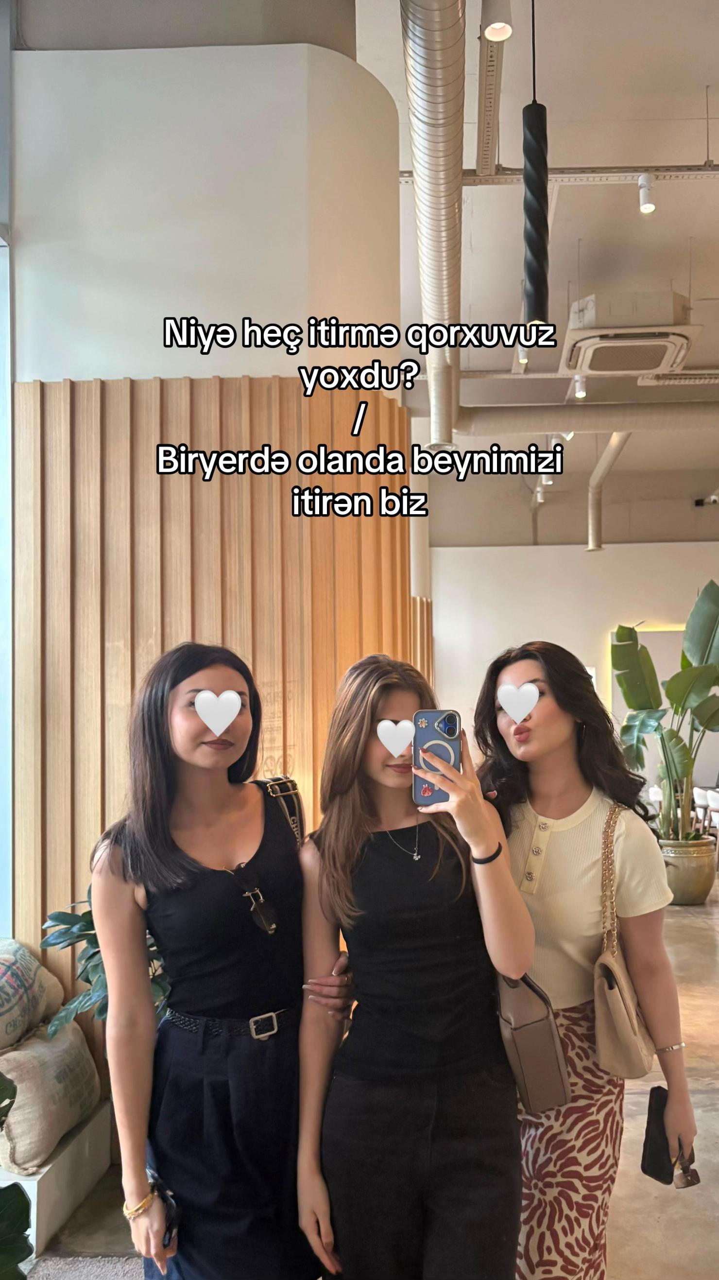 @🫐