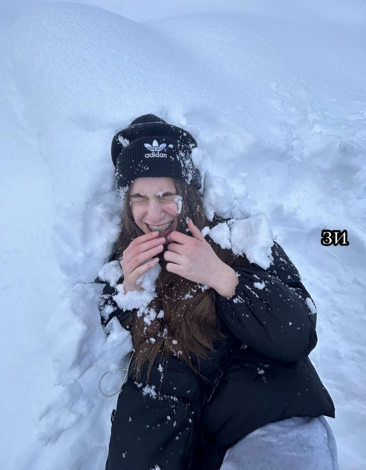 @аня