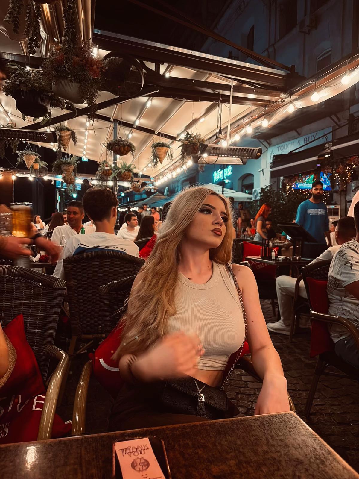 @2al3xia