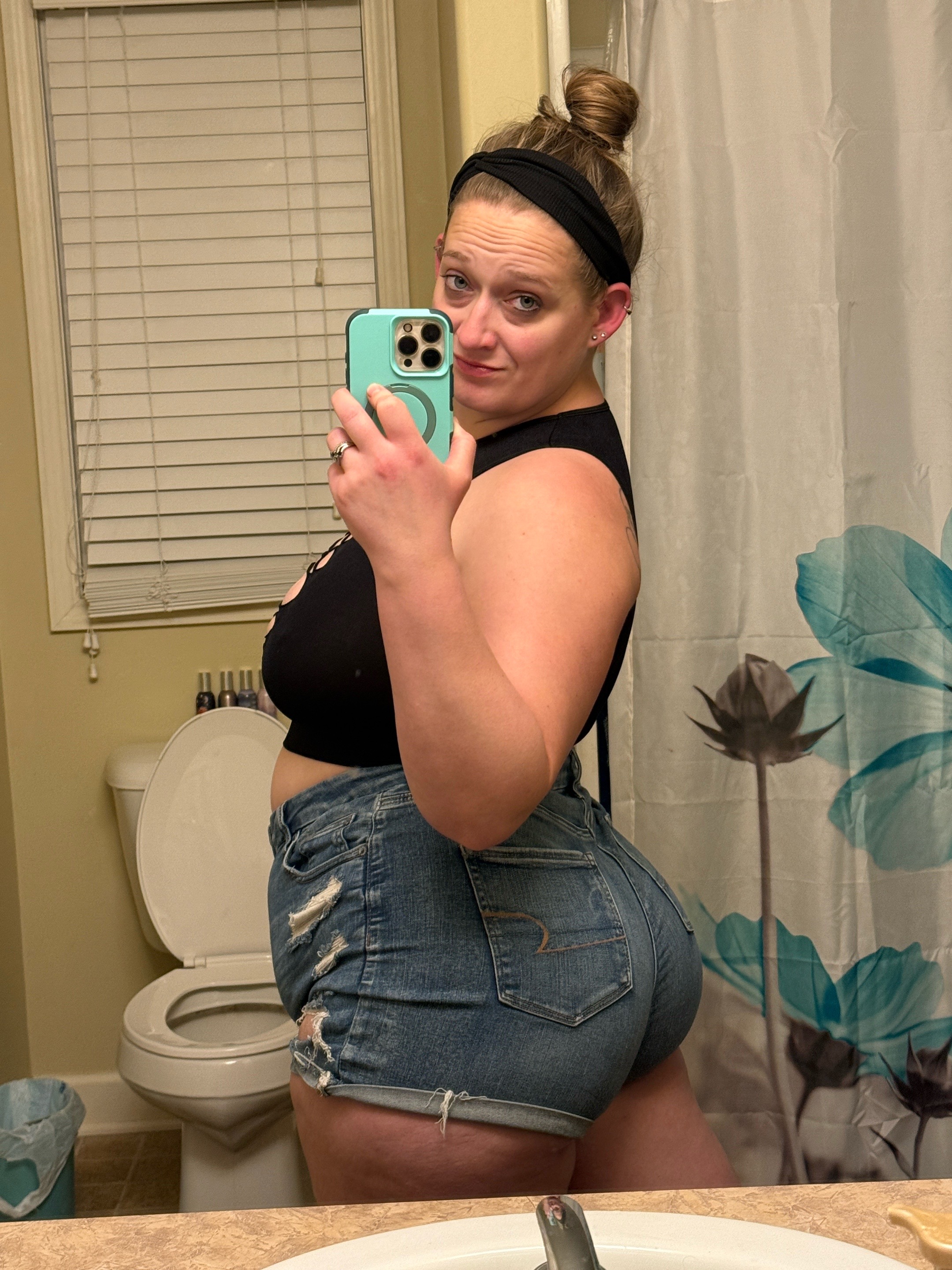 @Nicole Bunzzz