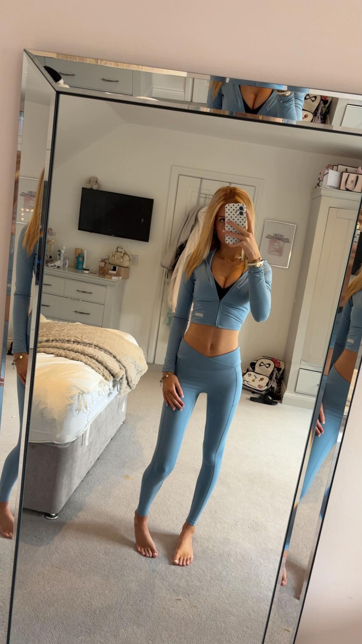 @𝐒𝐎𝐏𝐇𝐈𝐀𝐋𝐘𝐍𝐂𝐇